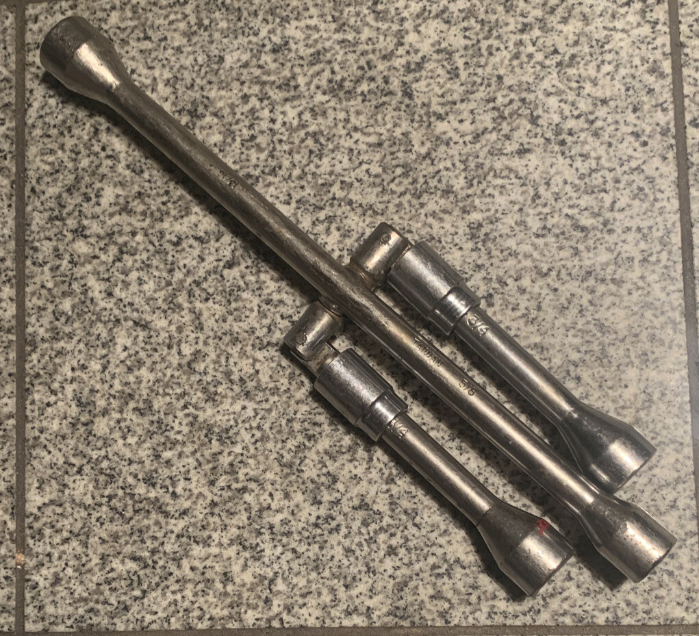 Tire Iron 14″ 4-Way Folding Lug Wrench 17mm 3/4″ 19mm 13/16″ 21mm 7/8″ 22mm