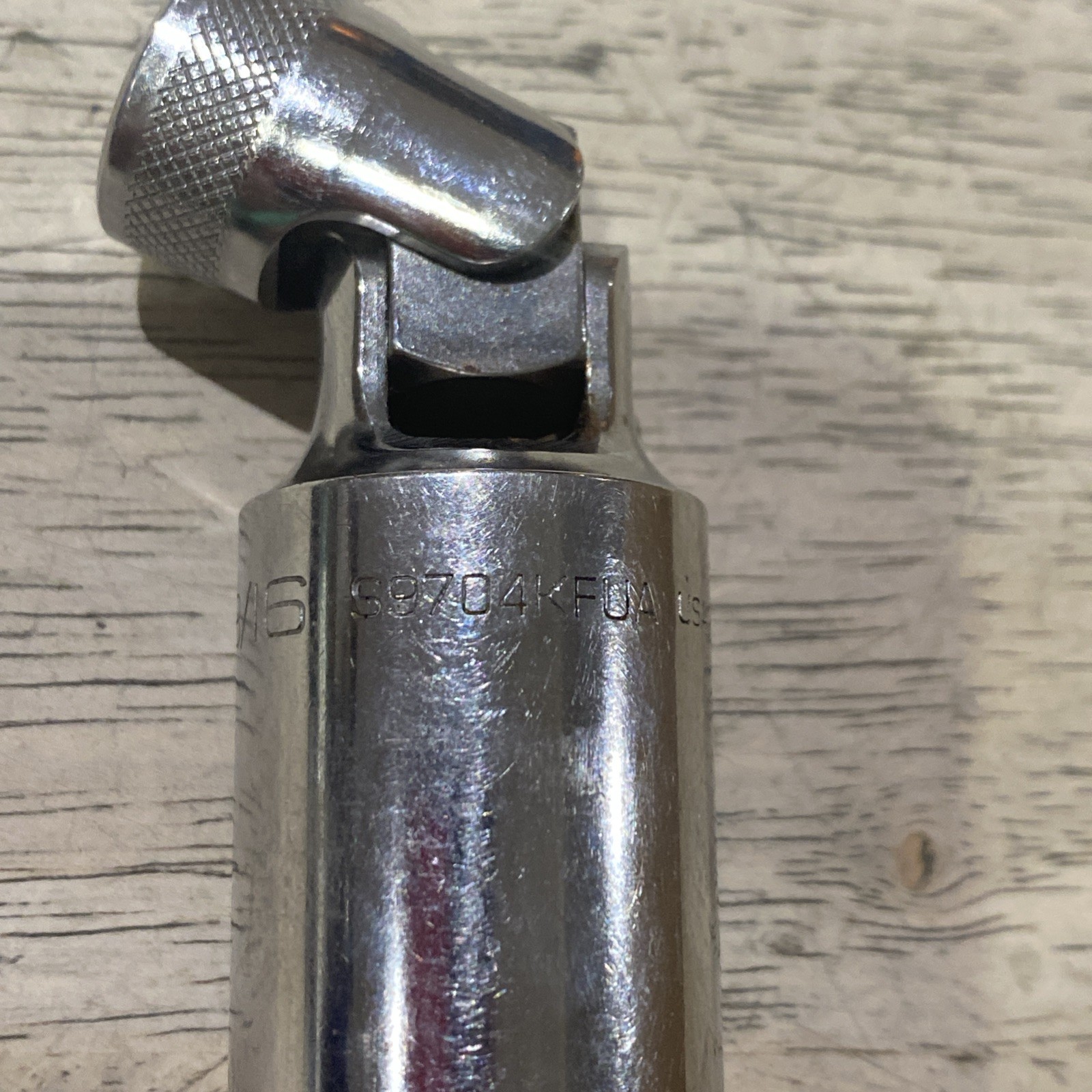 Snap On 3/8″ Drive 13/16″ Spark Plug Socket Universal Swivel S9704KFUA USA