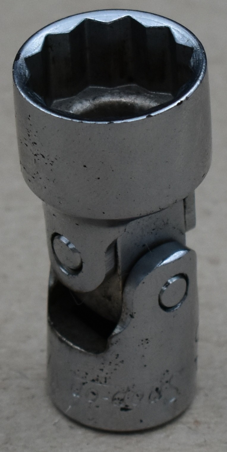 SNAP-ON FVU22, 11/16″ SAE, 3/8″ DRIVE, 12-POINT, UNIVERSAL SWIVEL JOINT SOCKET