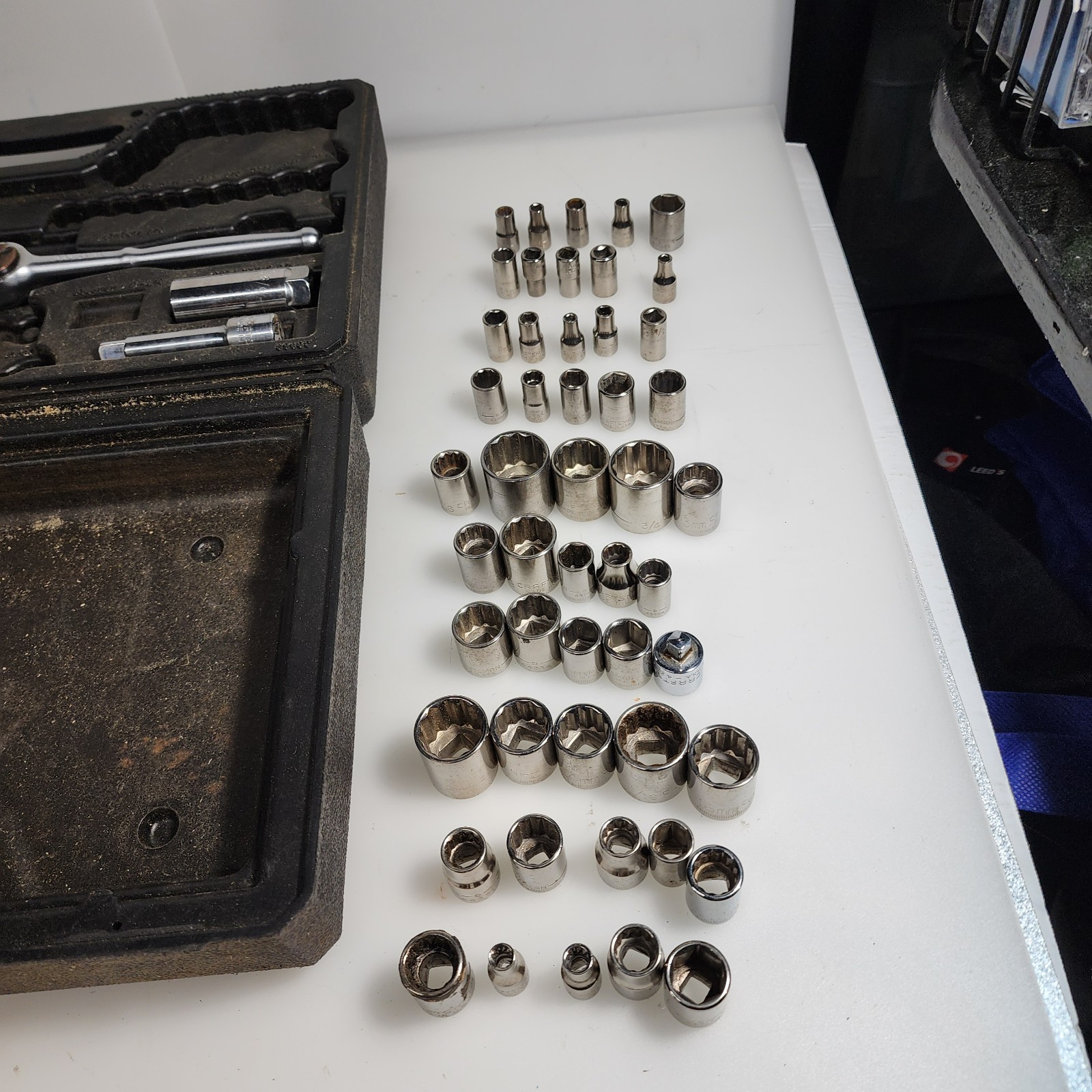 CRAFTSMAN USA 3/8″ Drive 58 Piece Socket Set Great Shape