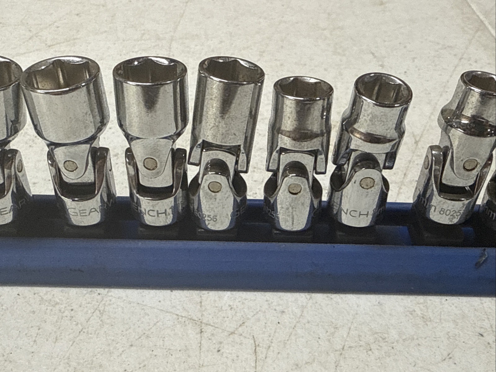 GearWrench 12 Piece 1/4 Flex 6 Pt Metric Socket Set Upgraded Magnetic Rail