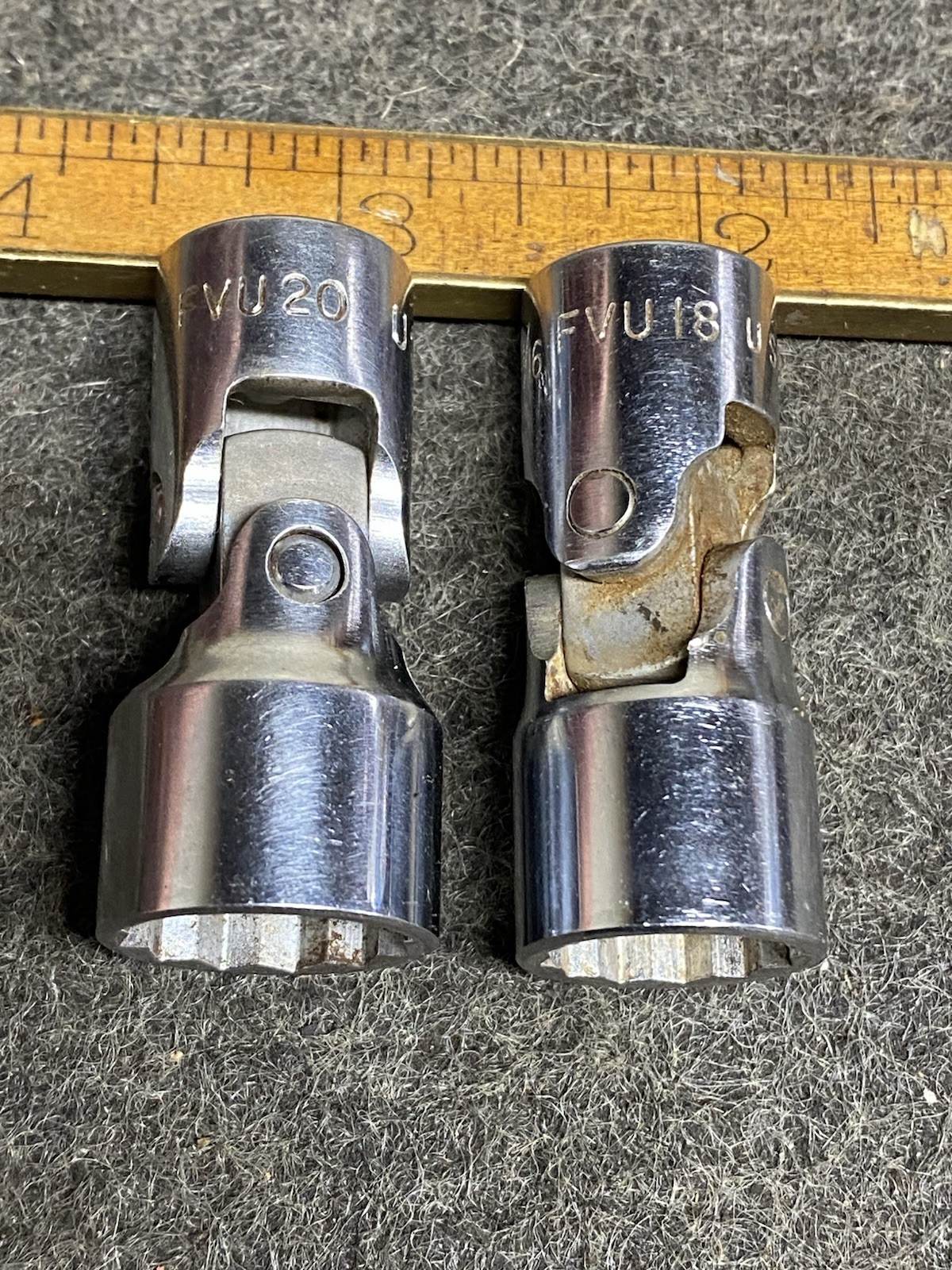 Snap-on 9/16″ , 5/8” Swivel Flex Sockets 3/8″ Dr 12 Pt FVU18 FVU20 USA
