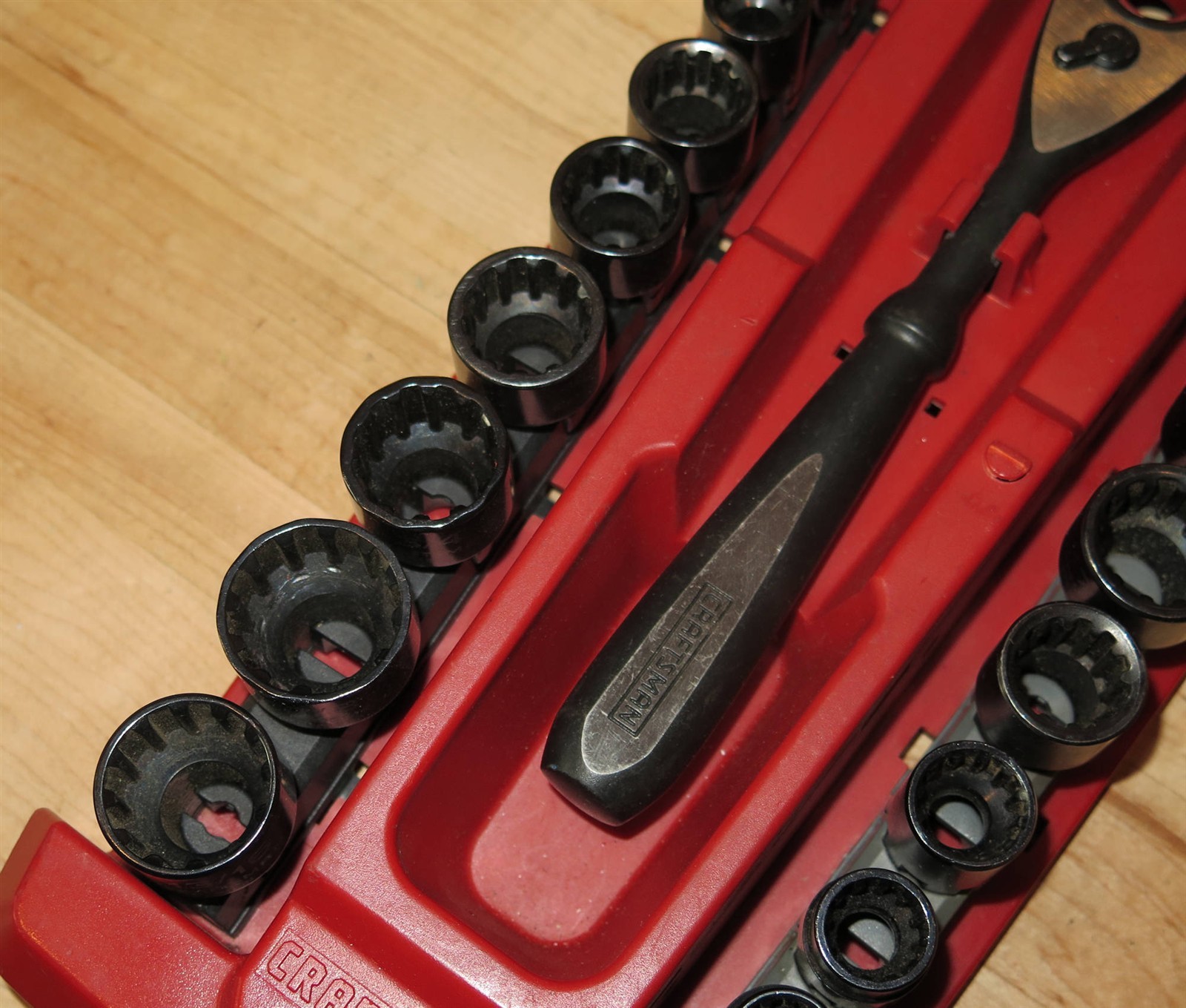Craftsman 31088 19 Piece SAE / METRIC Universal Max Axess Pass Thru Socket Set