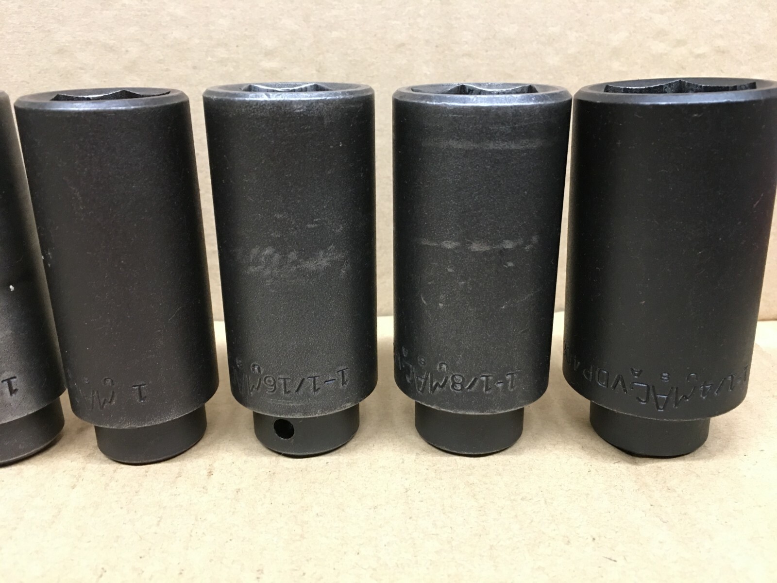 Mac Tools 13 pc SAE Deep Impact Socket Set -1/2″ Drive – 6 Point 7/16″ to 1-1/4″