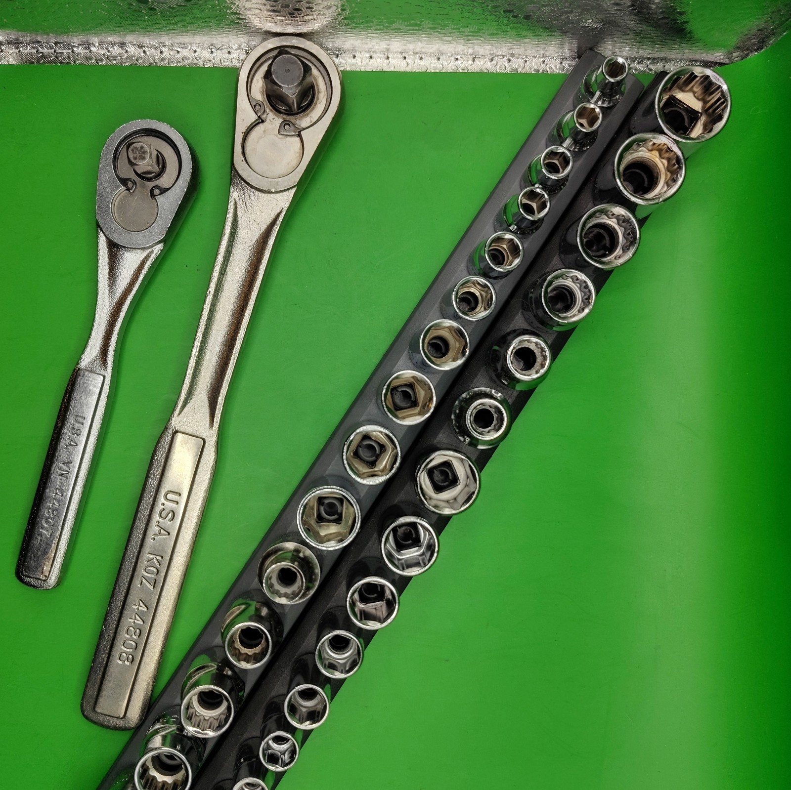 Craftsman 3/8″ & 1/4″ 34pc Ratchet & Socket Set MM & SAE w/2 USA Ratchets