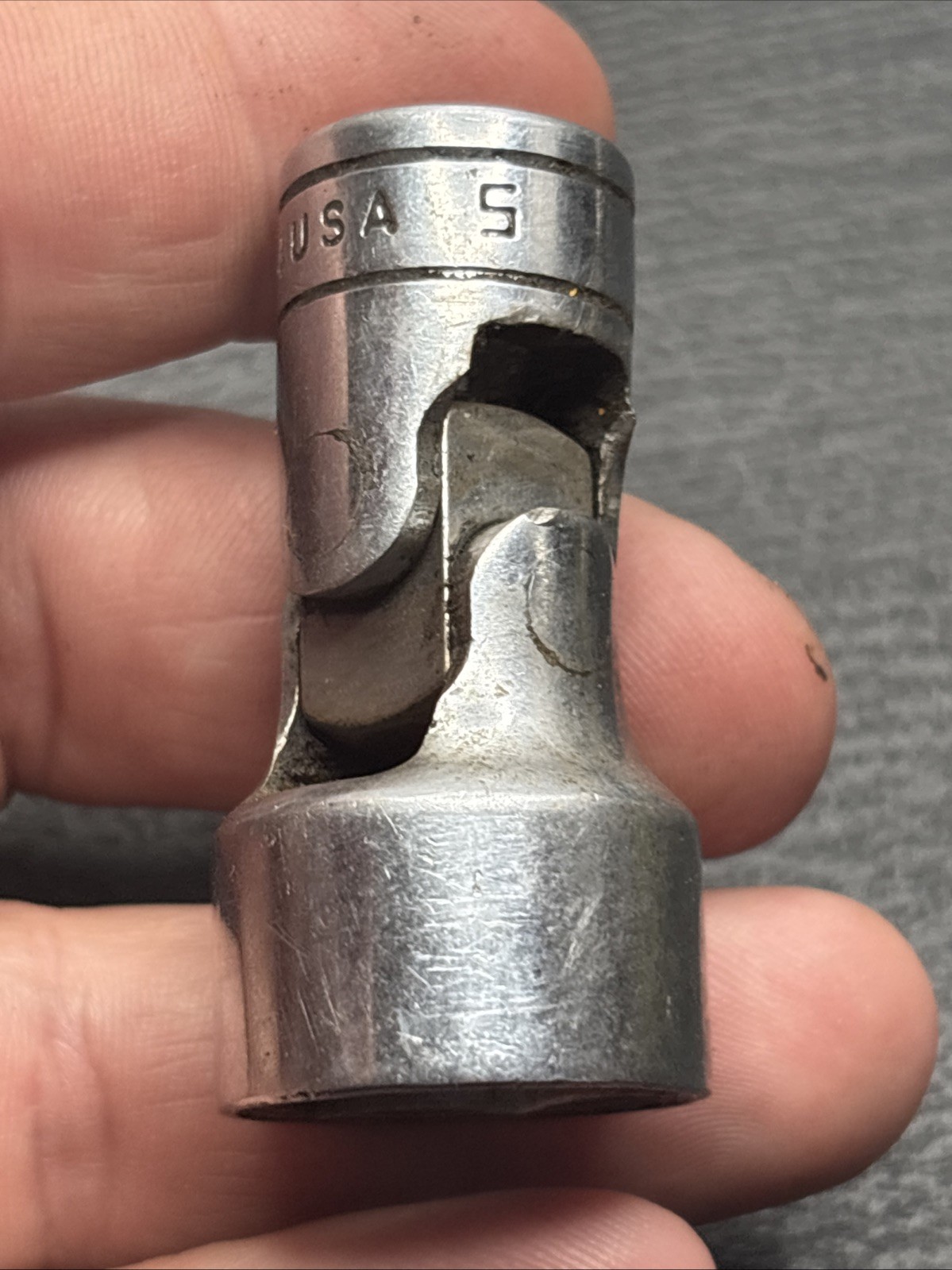 Snap-on Tools FS24 – 3/8″ Drive SAE 3/4″ 6 Point Universal Swivel Socket USA