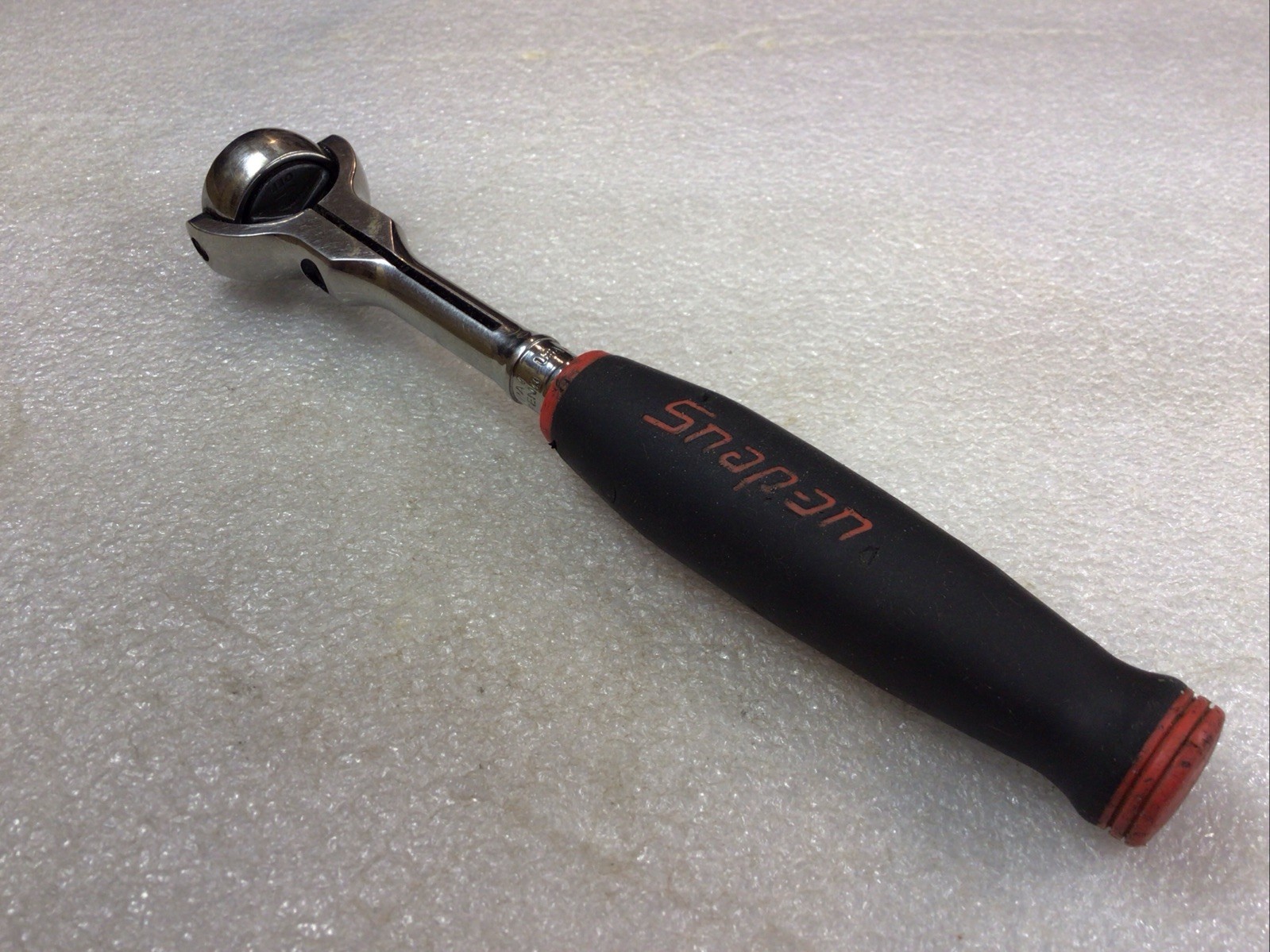 Snap-On TH737 -1/4″Dr., Round Swivel Head, Red Soft Grip Handle Ratchet-USA-NICE