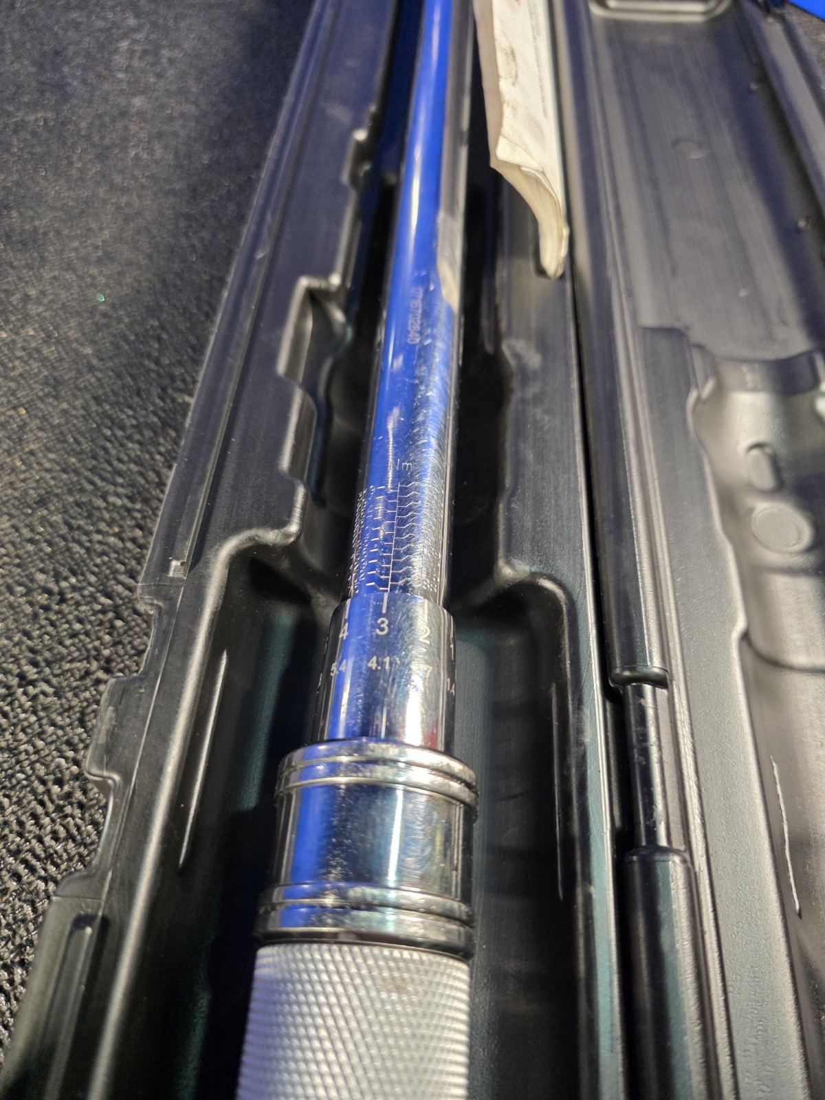 Snap-on Tools QD3R250A 1/2″ Drive Click Style Torque Wrench 50-250ft lbs + Case