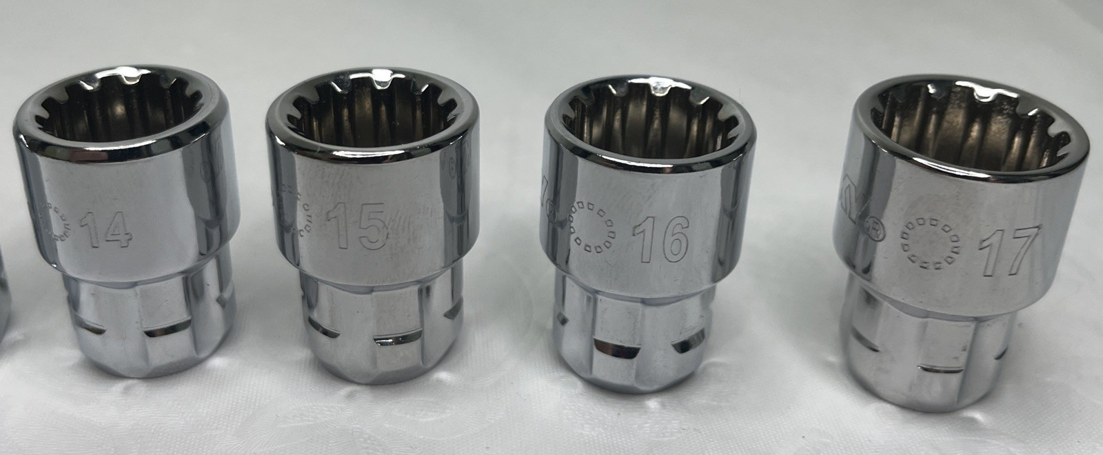 Husky 3/8″ Drive 12-Point Pass-Thru Socket Set Standard/Metric, Extension etc…