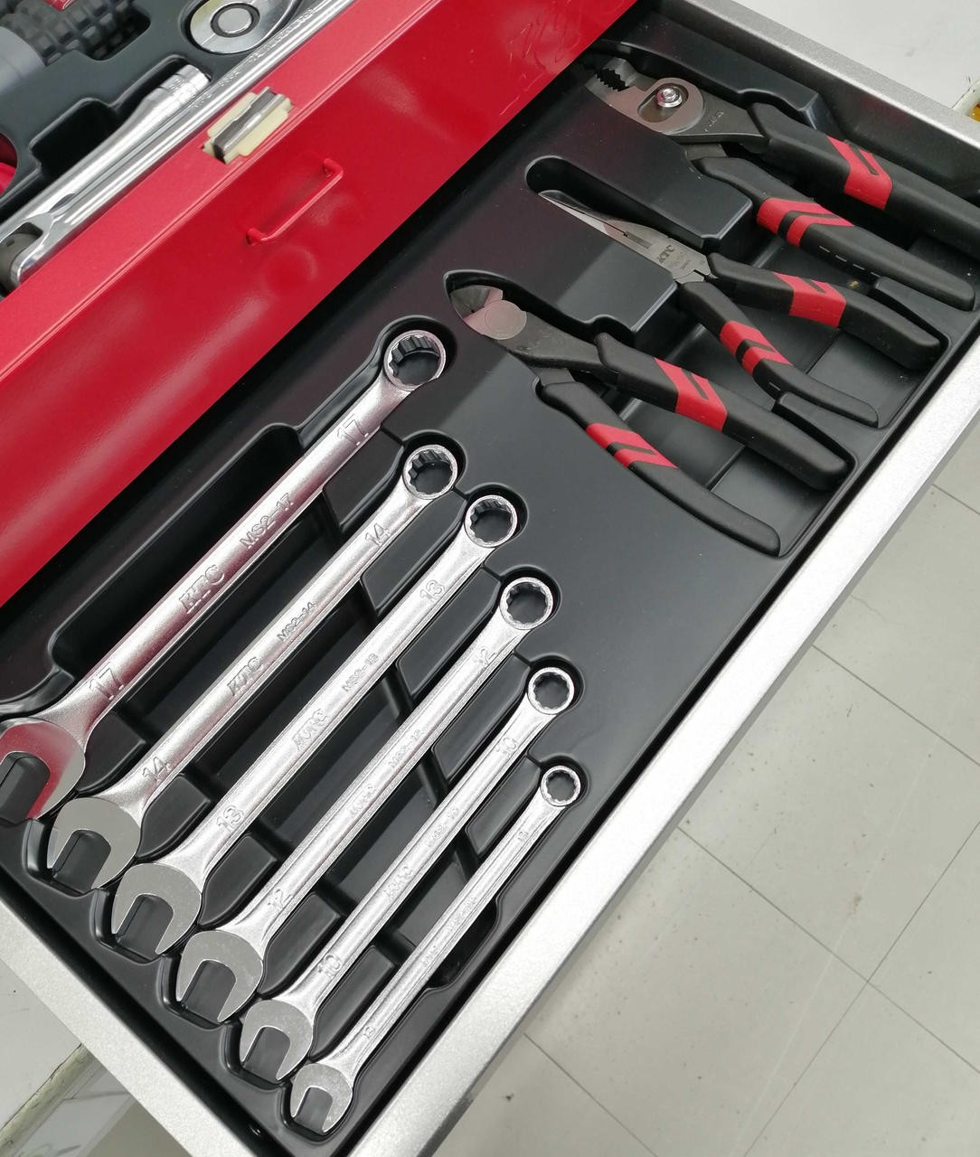 KTC EKR-103 Tool set
