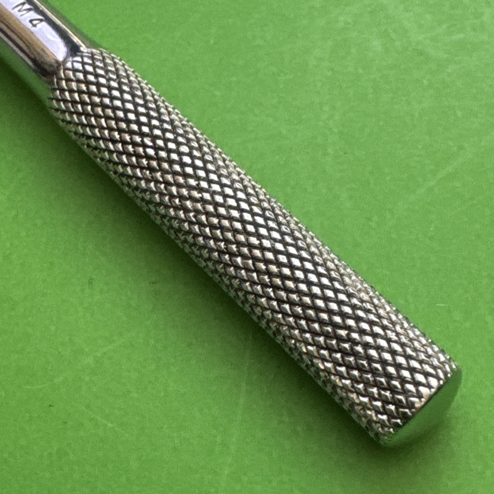MAC Professional Tools USA 1/4″ Drive 4.75″ Long Knurled Pear-Head Ratchet MR5