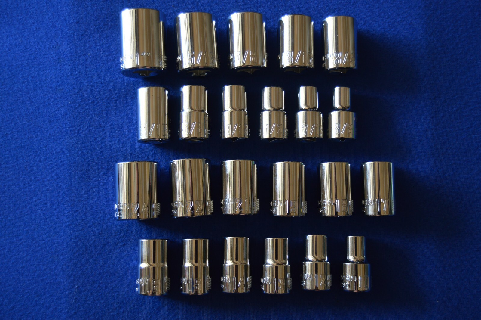 Craftsman 23 PC 1/2″ Drive12 PT SAE/Metric 3/8-1″,10-19,21,22,24 MM Socket 336A