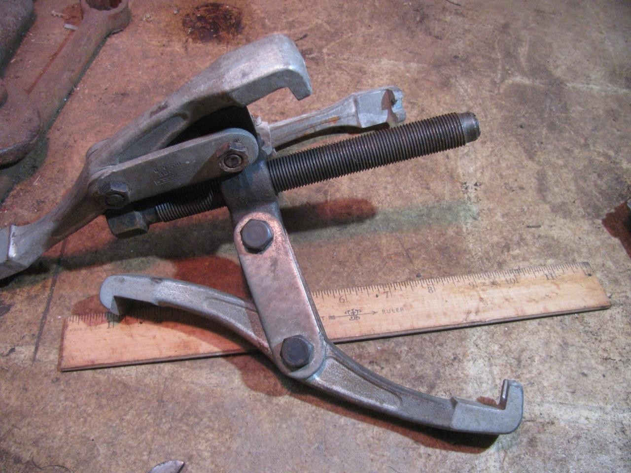 SK Tools 92308 3 Jaw Puller