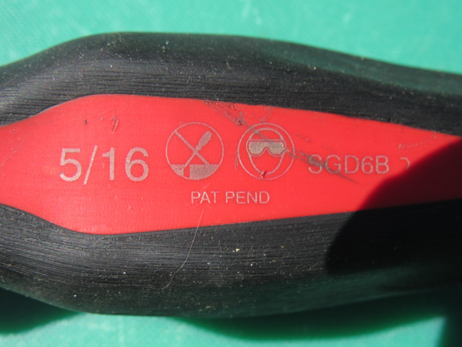 SNAP ON SGD6BR SGD6B RED BLACK HANDLE STRAIGHT / FLAT TIP / SLOTTED SCREWDRIVER