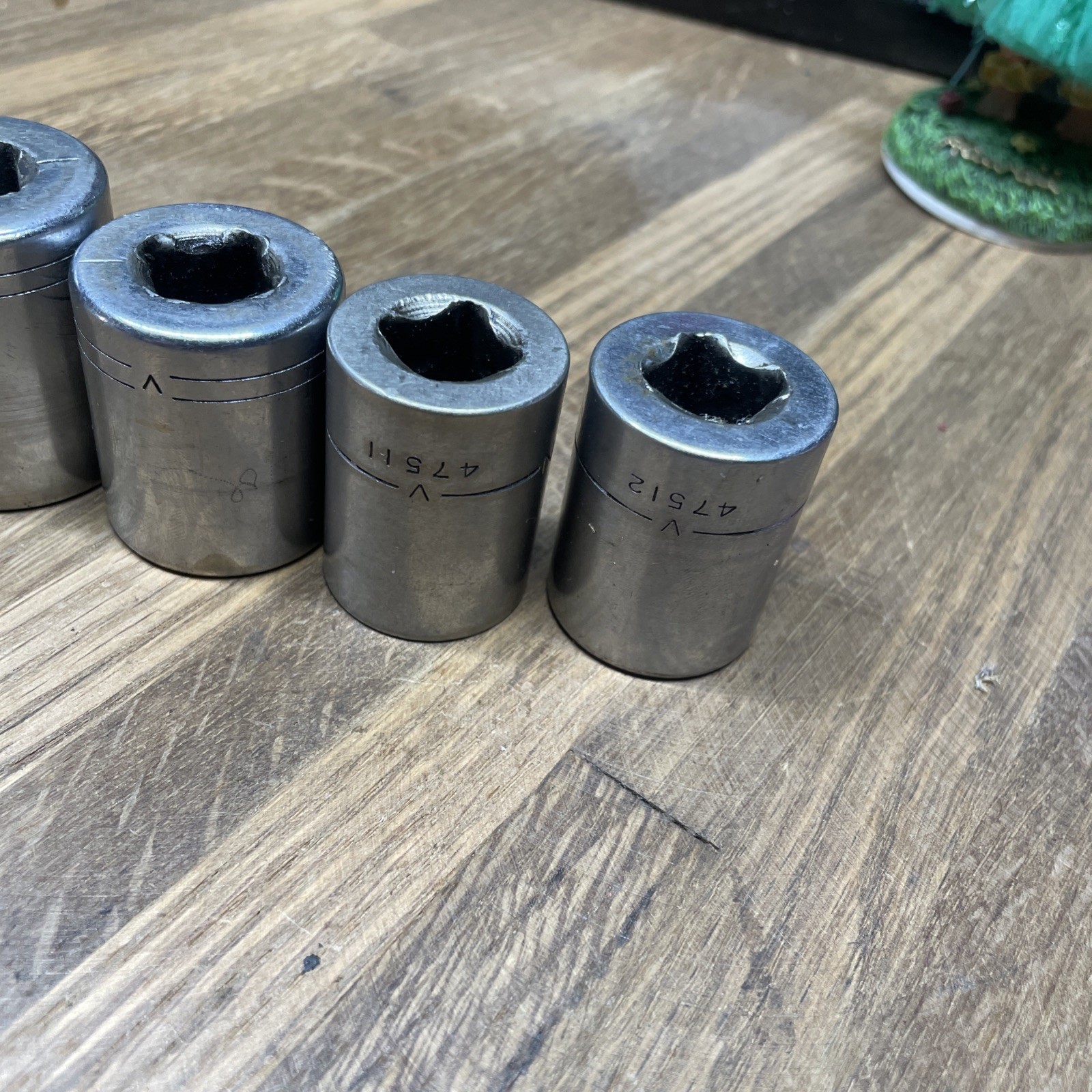 5- Craftsman 1/2″ drive sockets (1″, 1 1/8″ 15/16, 13/16, 7/8)- V – Made in USA