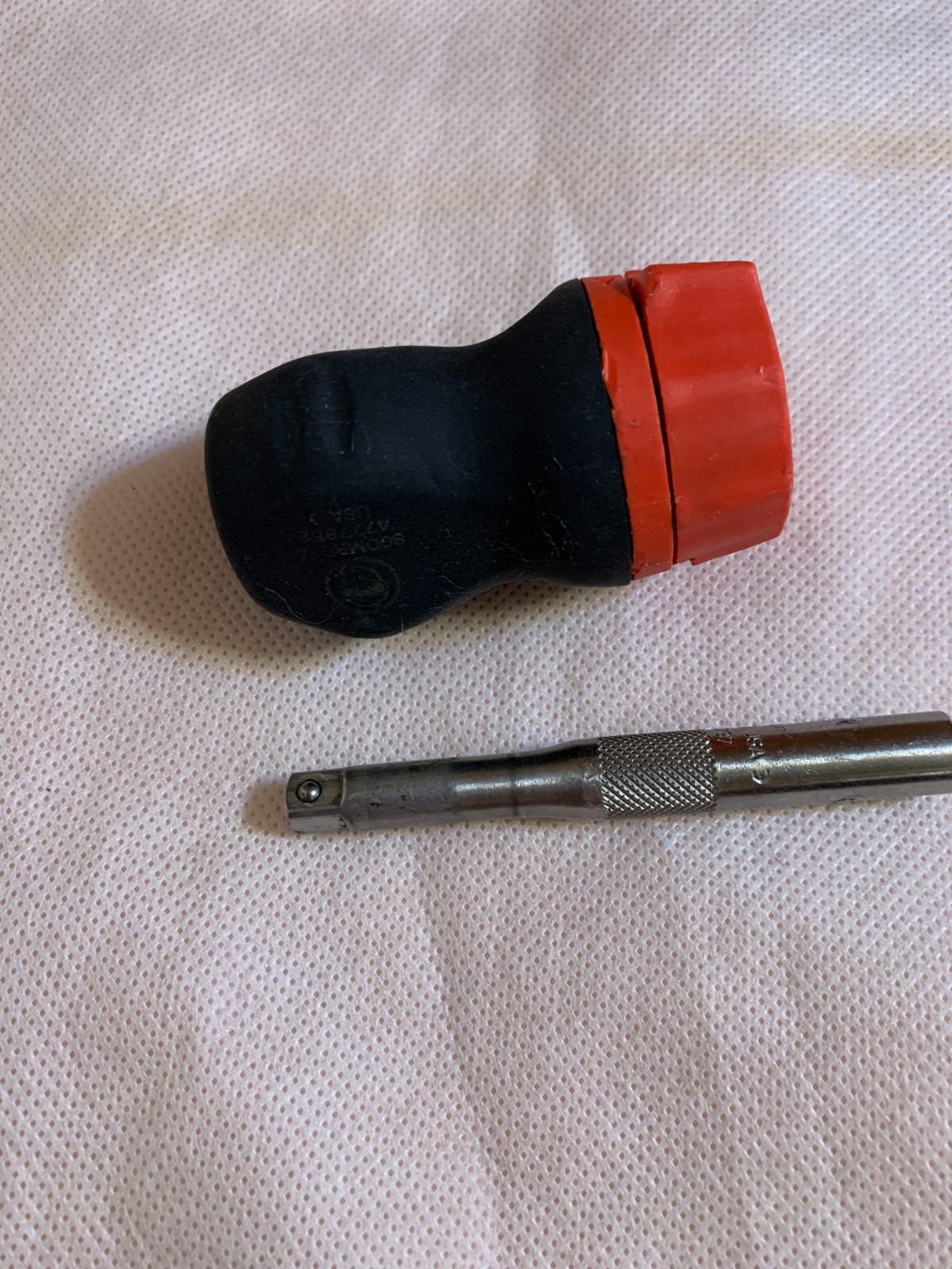 Snap-On Soft Grip Stubby Ratcheting Screwdriver Handle (Red) with Mag. holder