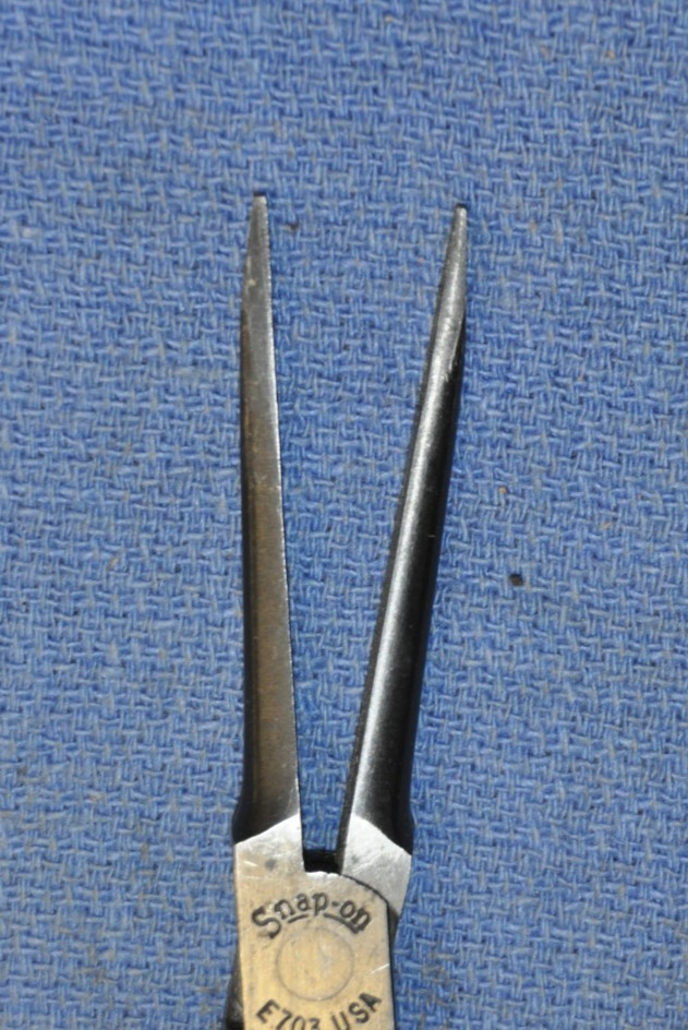 Snap on E703 spring loaded long nose needle nose pliers 6-1/2 in. USA