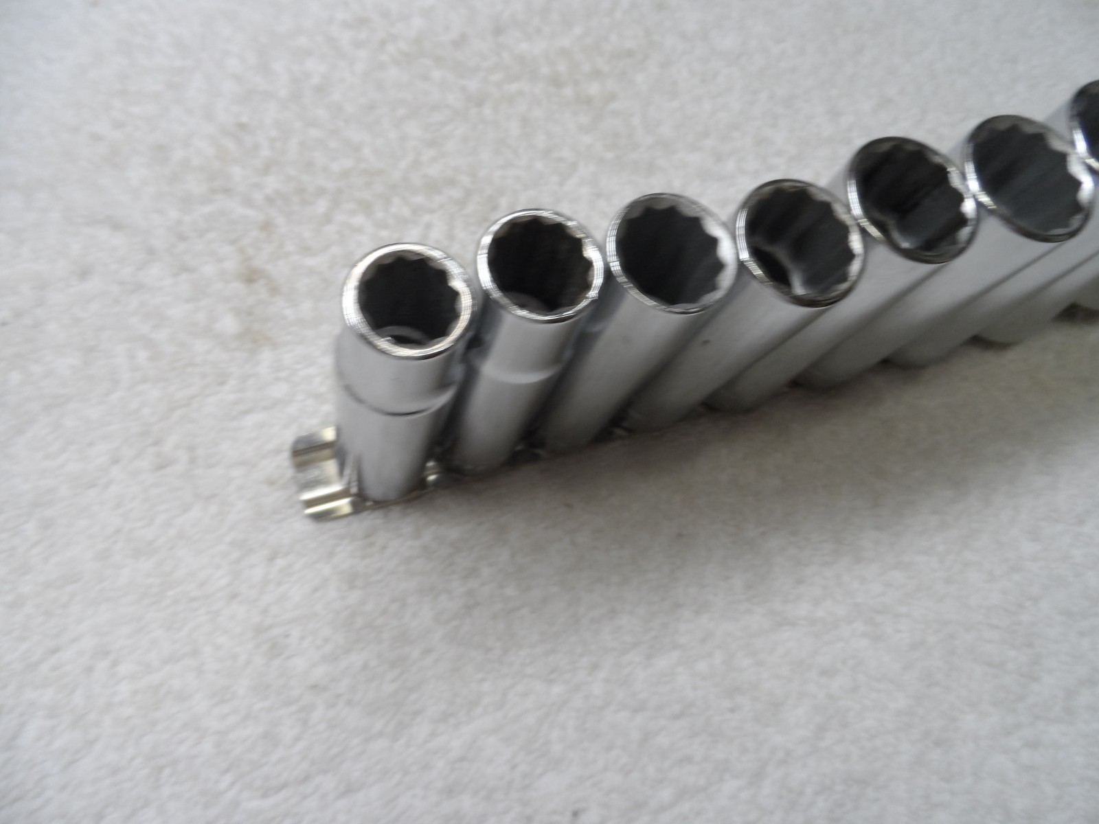 Craftsman 1/2″ Drive SAE Deep Socket Set, USA, 12pt – 9 pcs (1/2″ to 1″)