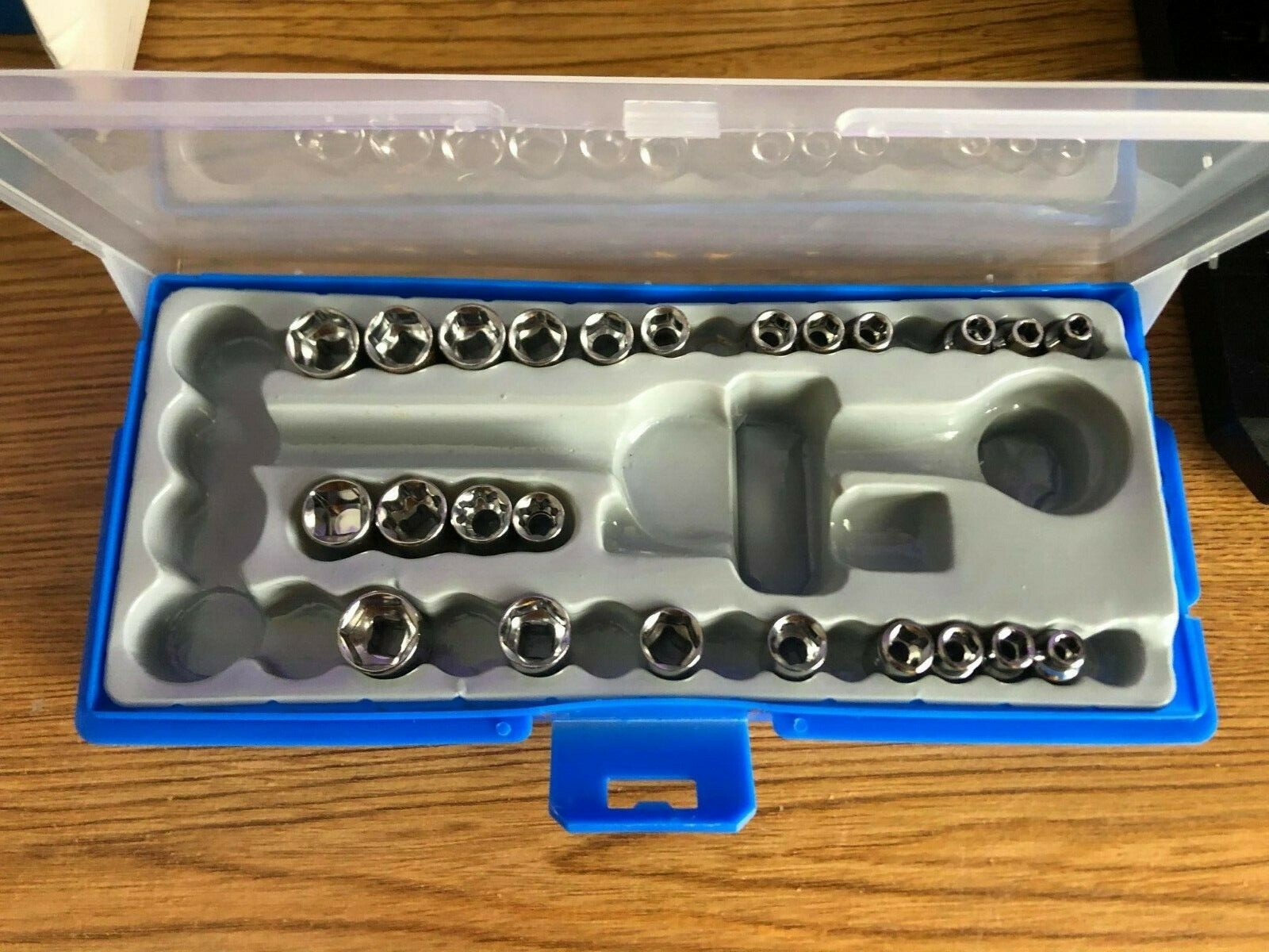 ✔3/8″,1/4″Dr. Sockets(5~22/32″ & 4~15mm, 19mm), 6&8 Point, Adapter, Ext.&Spinner