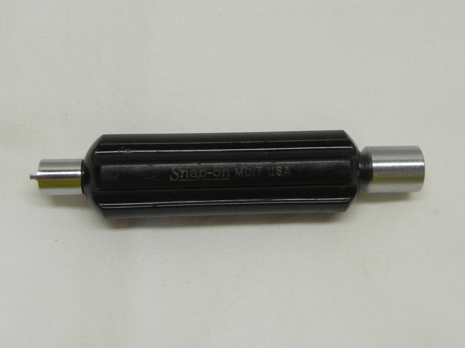 Snap-on 2 Piece MD17 & TR108 Carb Adjustment Tool & Tire Valve Core Tool