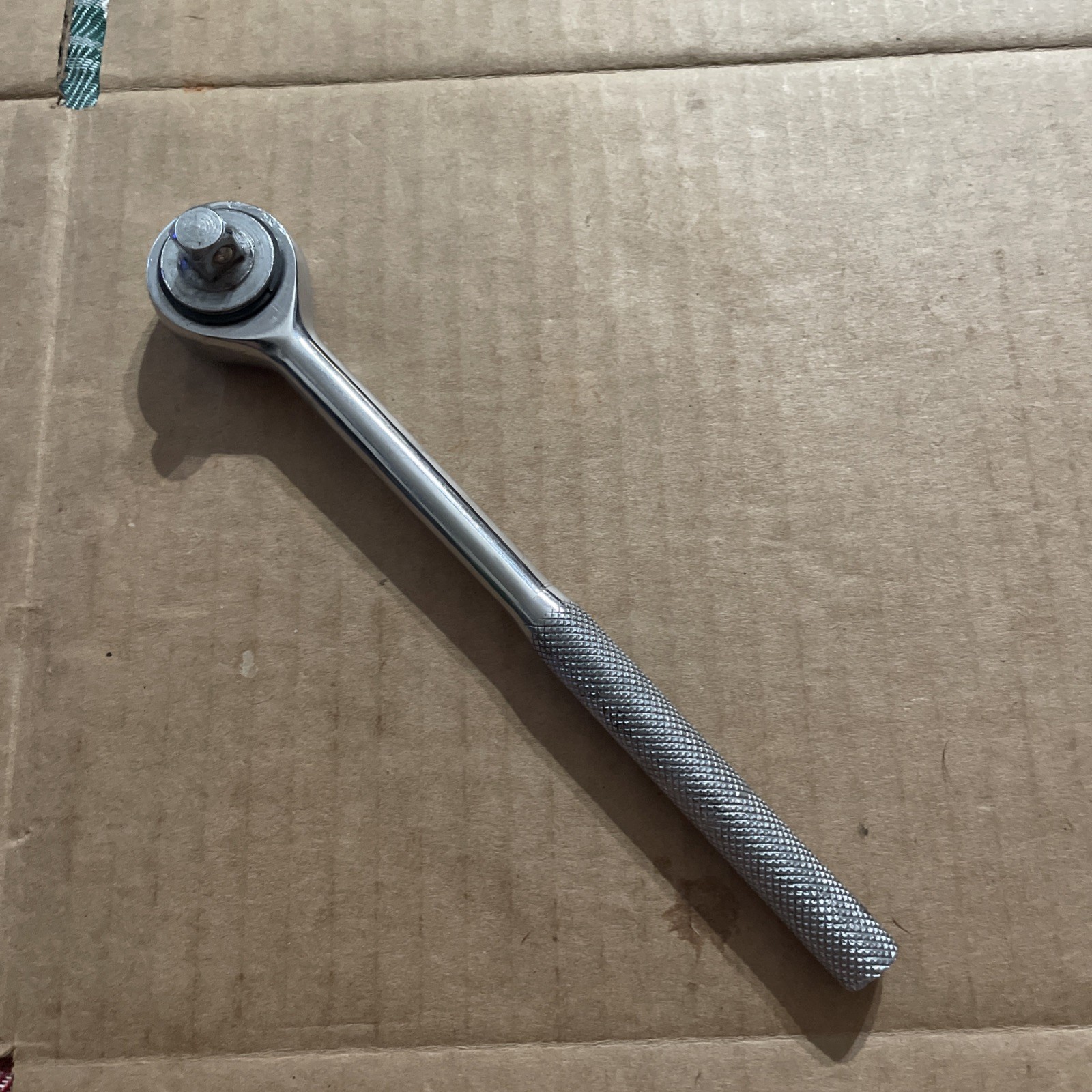 Vintage Unbranded 7.75″ Long Ratchet 3/8″ Drive Round Head Knurled Handle