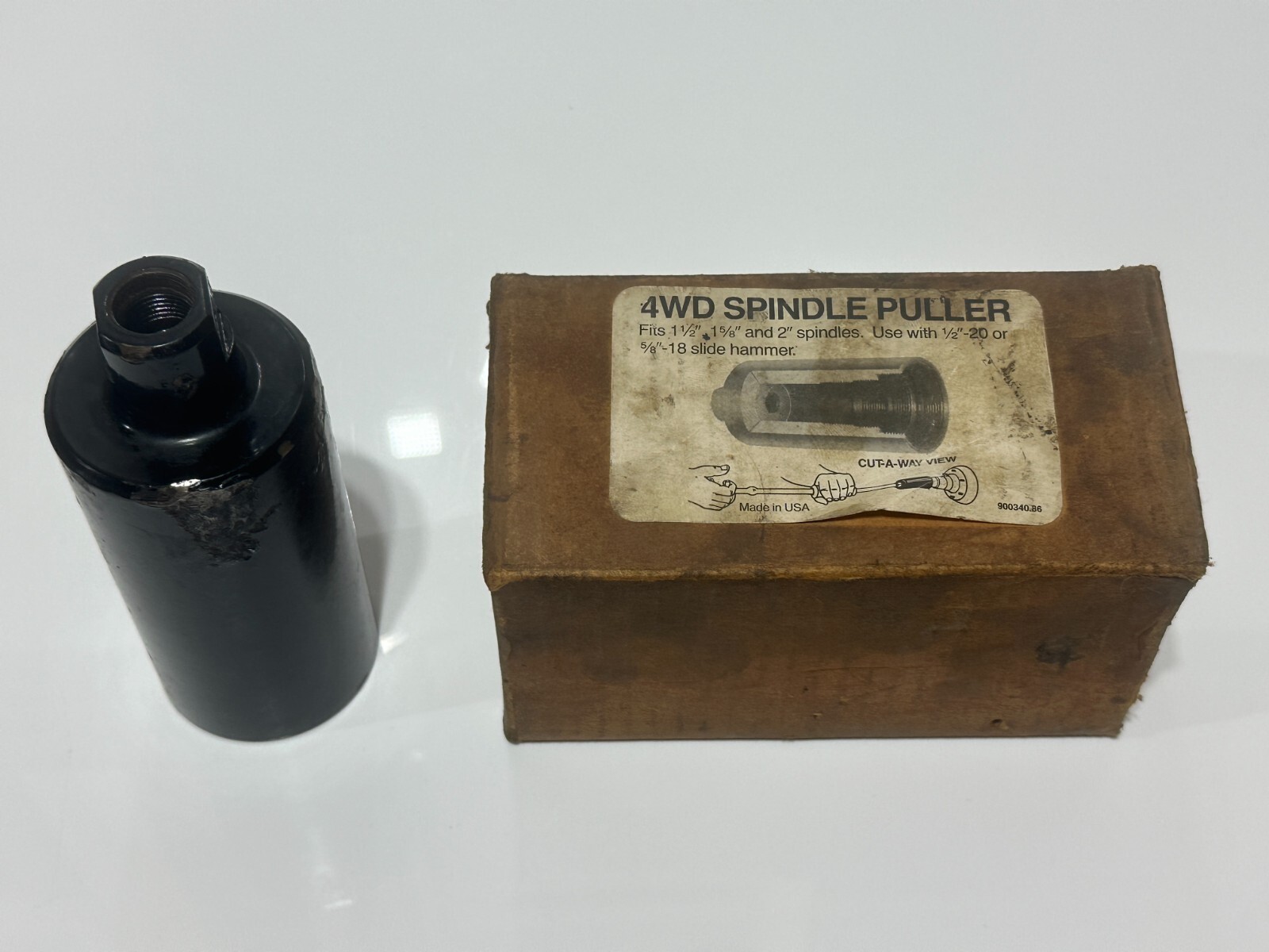 Lisle Tools USA 22200 4WD Spindle Puller w/ Original Box
