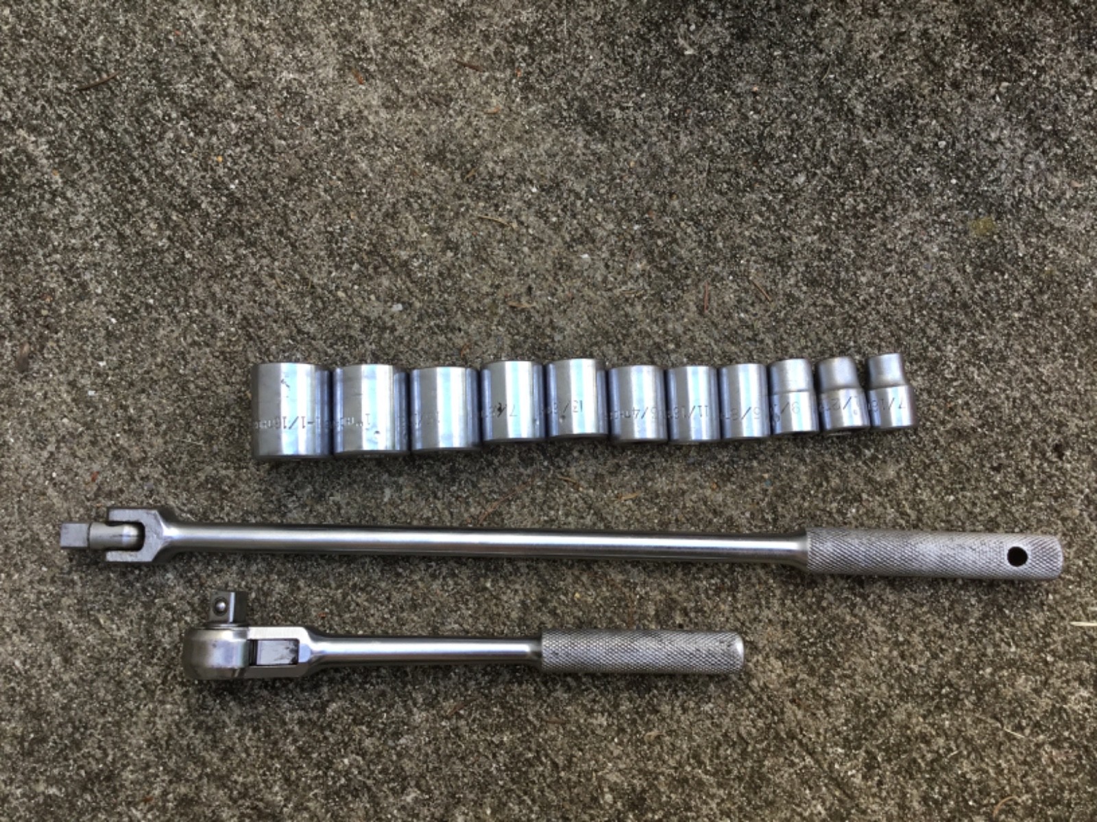 VTG Thorsen 13 Piece 1/2″ Drive SAE Socket Set Ratchet-Breaker Bar-Sockets