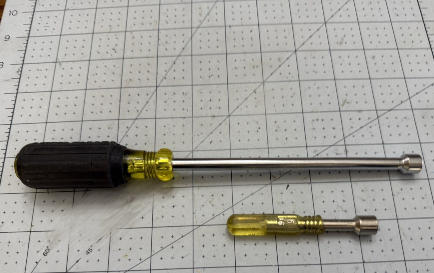 10 » Klein Tools 5/16″ Mag Nut Driver ALSO 3 1/2″ UNBRANDED as shown