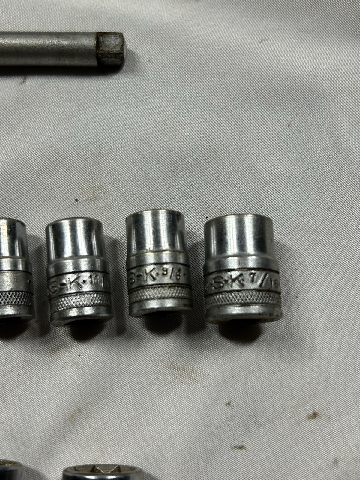 Vintage S-K Tools 1/4” Drive Ratchet SAE Socket Set 12 & 8pt Metal Box USA