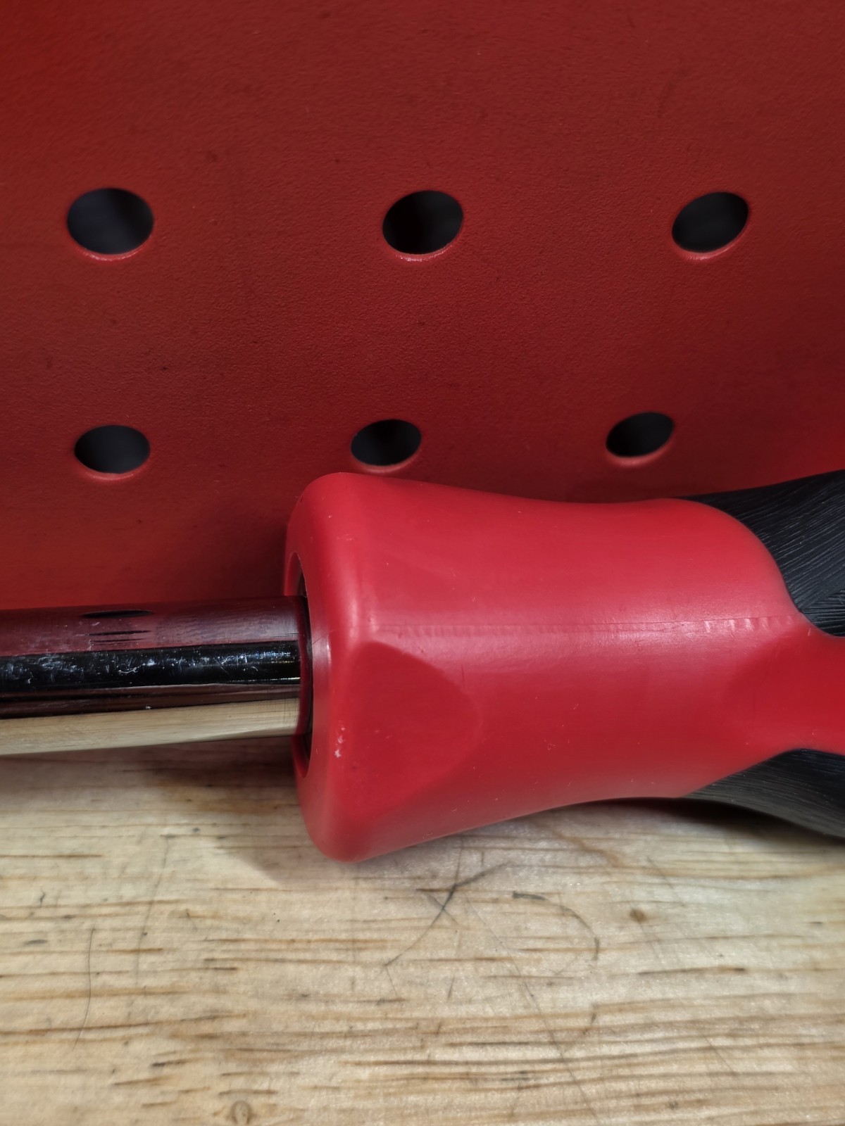 Snap-on Tools SGF50B LIGHTLY USED RED 3/8″ Drive Soft Grip Standard Shank Driver