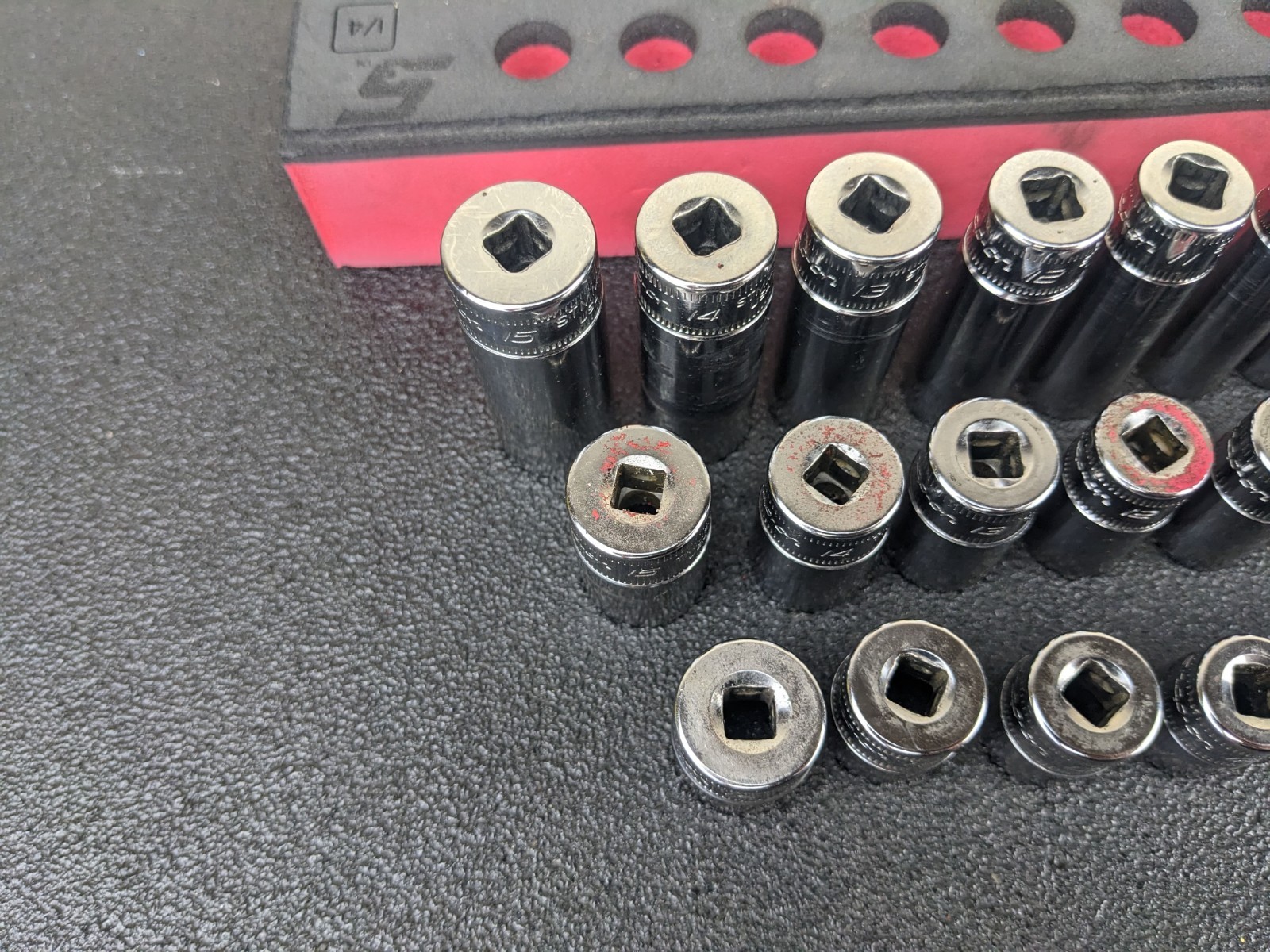 #bn598 Snap-On Tools 142STMMSYFR1 42pc 1/4″ Drive 6-Point Metric Foam Socket Set