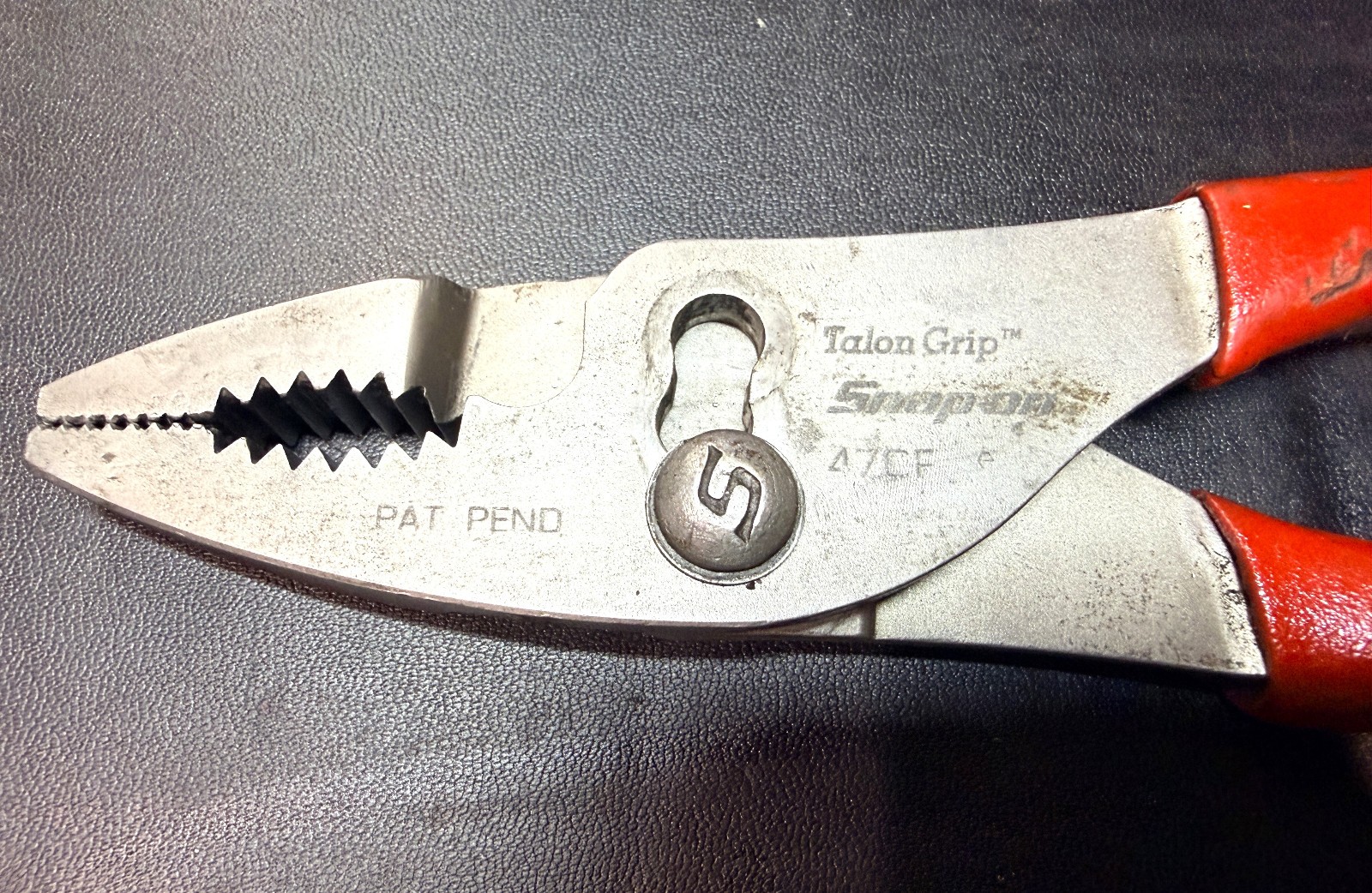 MAC TOOLS 47CF 8″ Talon Grip™ Combination Slip-Joint Pliers (Red) USA