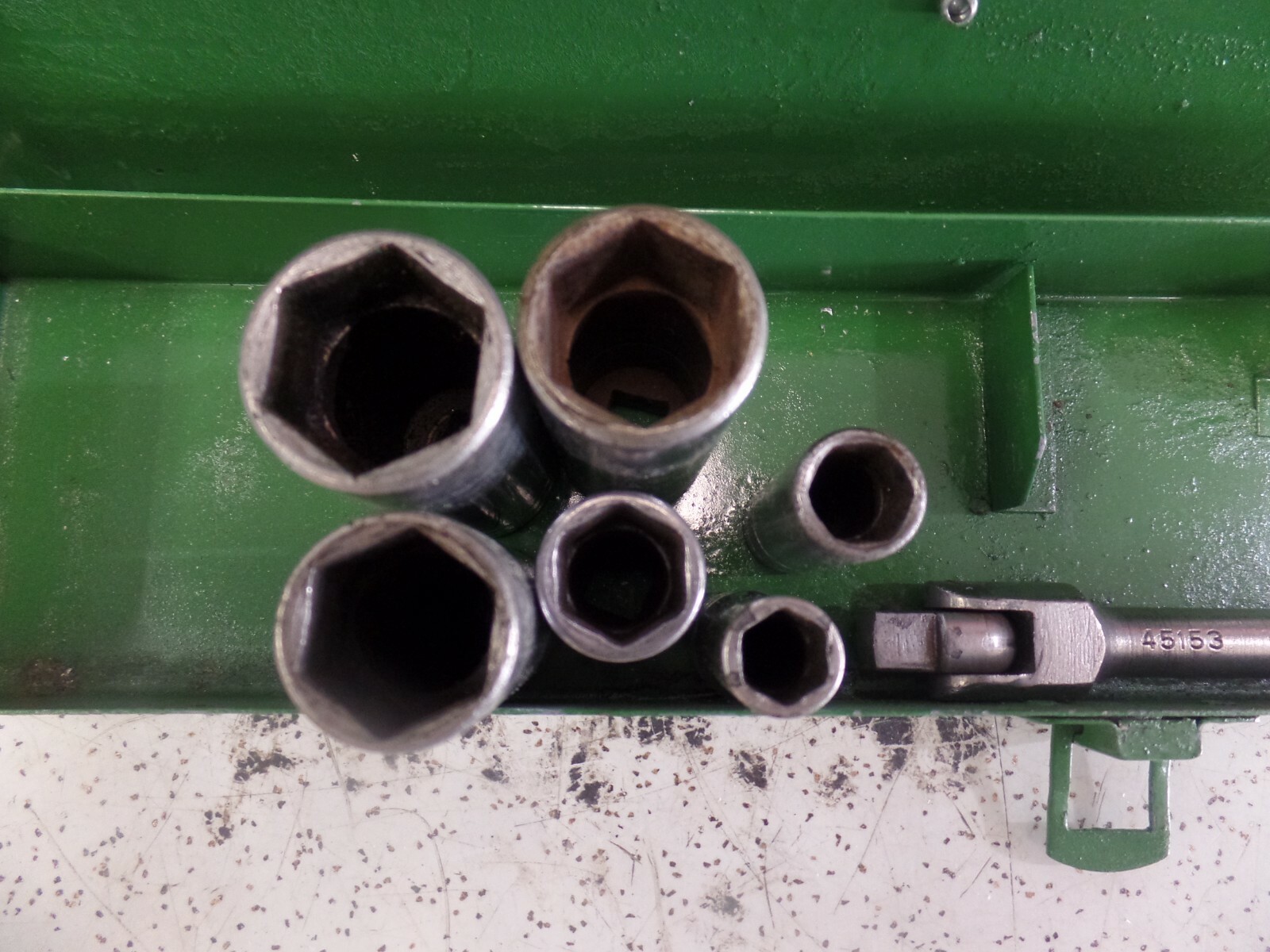 Vintage S-K Professional Tools 3/8″ SAE Socket Set INCOMPLETE/MIXED w Metal Case