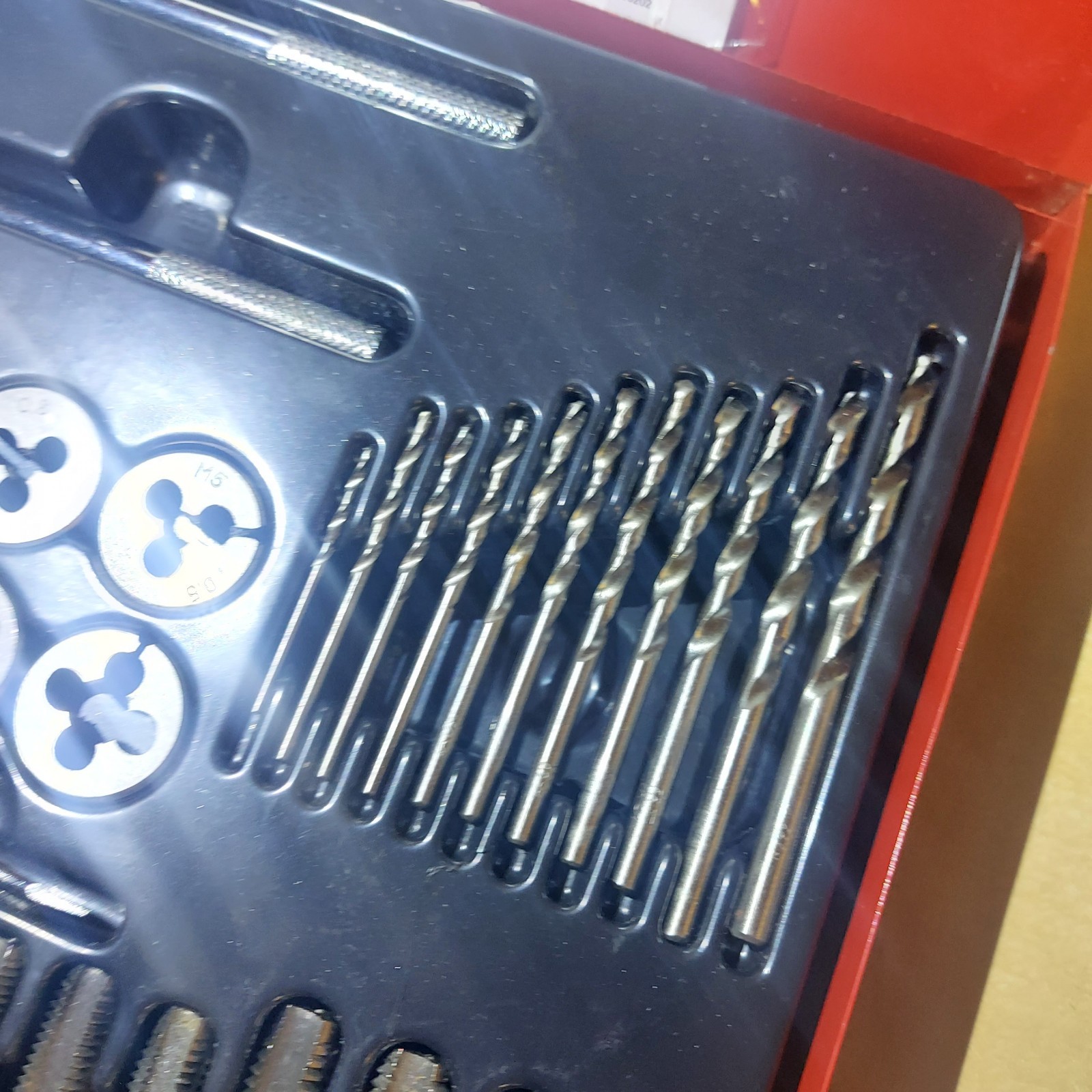 Sealey AK3076 76 Piece Tap & Die Set – Metric Fine & Coarse Metal Case