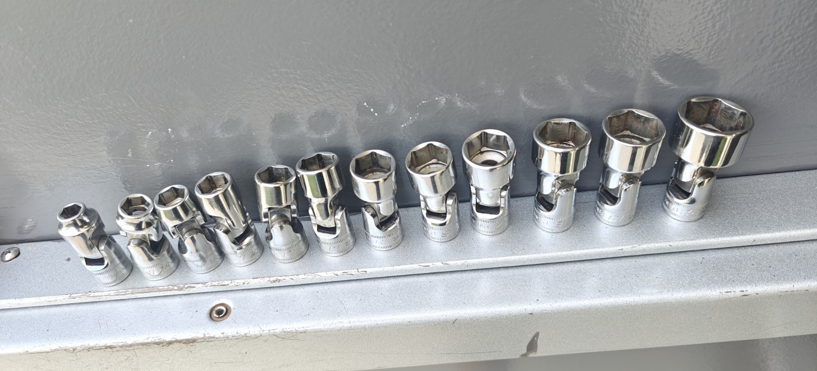 Snap On FSUM 12Pc 6Pt Metric 3/8″ Dr Universal Swivel Socket Set 8-22MM