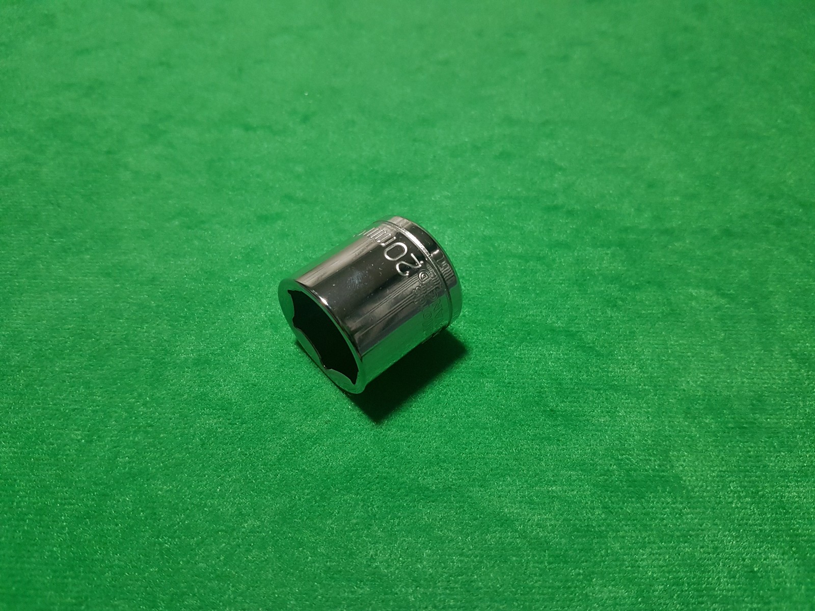 Halfords advanced 20mm 3/8″ drive 6 point shallow CV socket **FAST FREE POST**