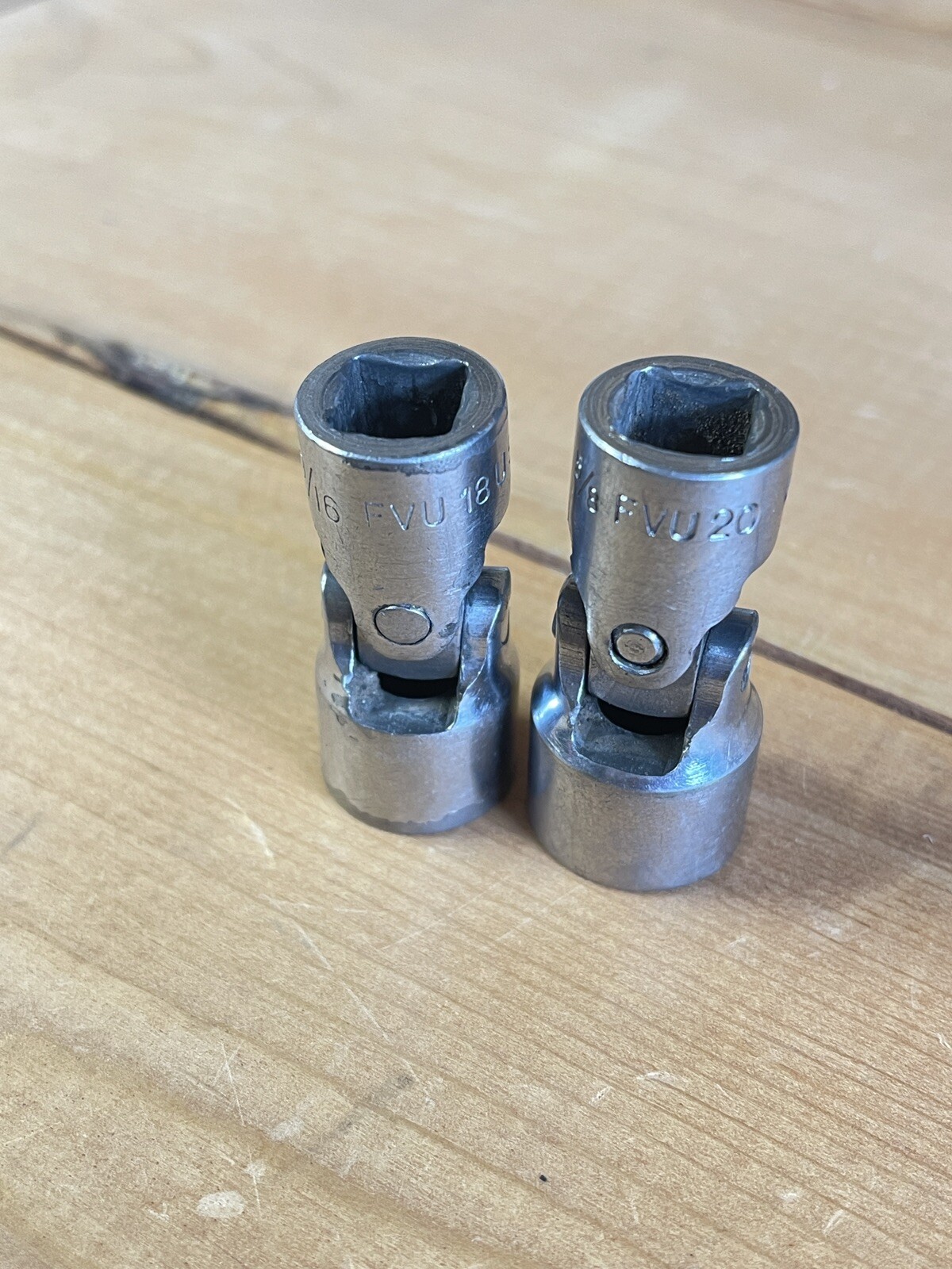 SNAP ON 9/16 FVU 18,- 5/8 FVU20, 3/8 Dr Swivel Socket