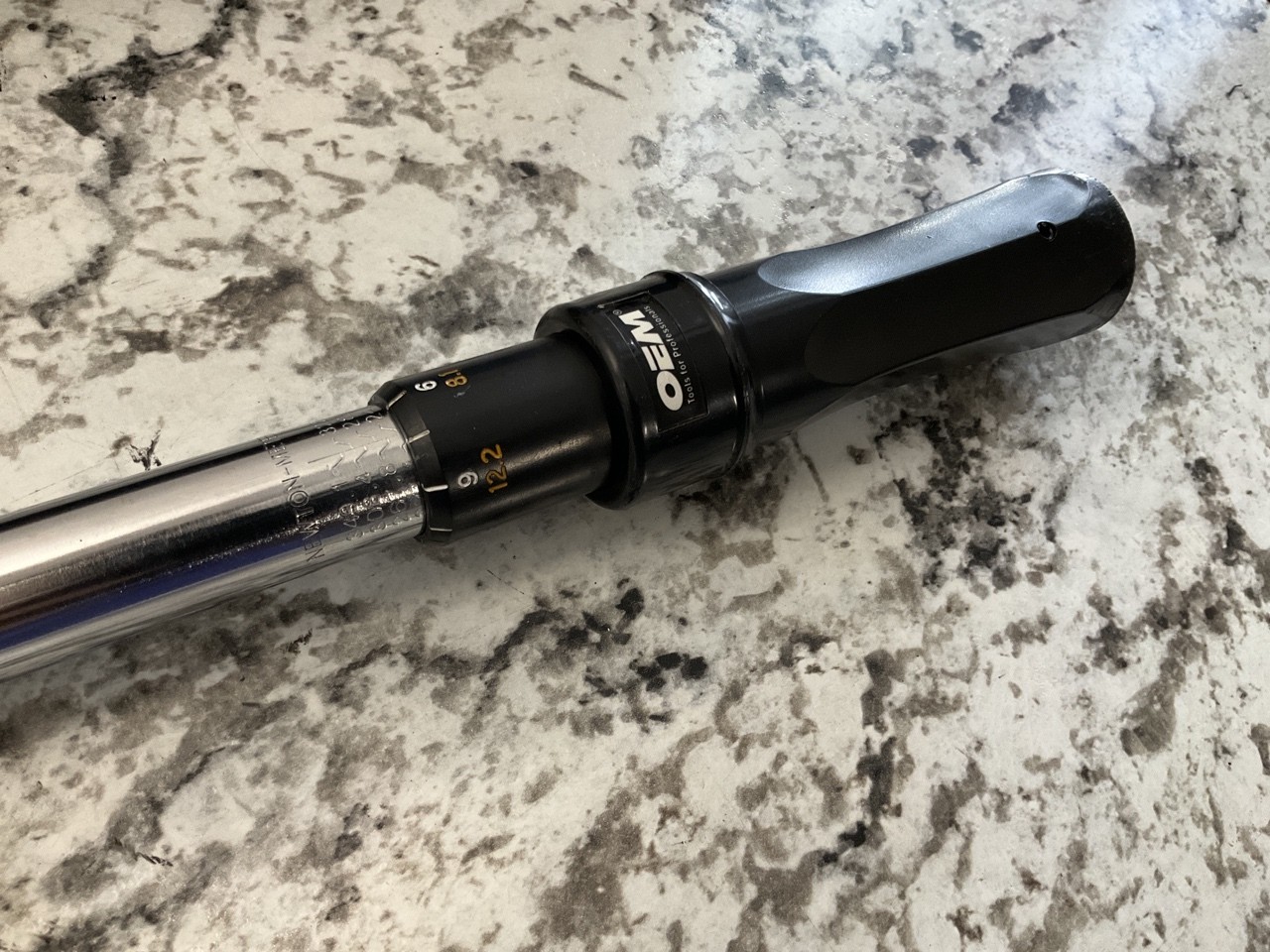 OEM Tools 1/2″ Drive Click Type Torque Wrench (30-250 Ft Lb Torque Wrench)
