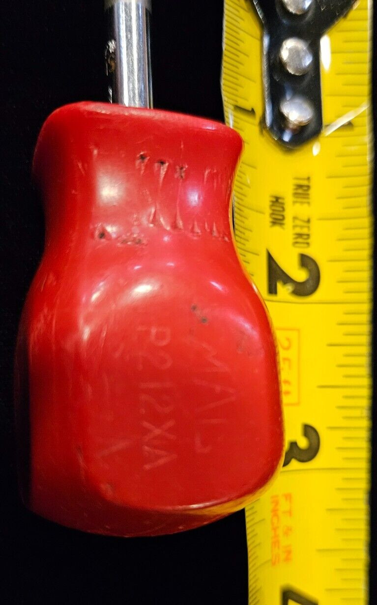 Mac Tools P212XA #2 Stubby Phillips Head Screwdriver Red Handle