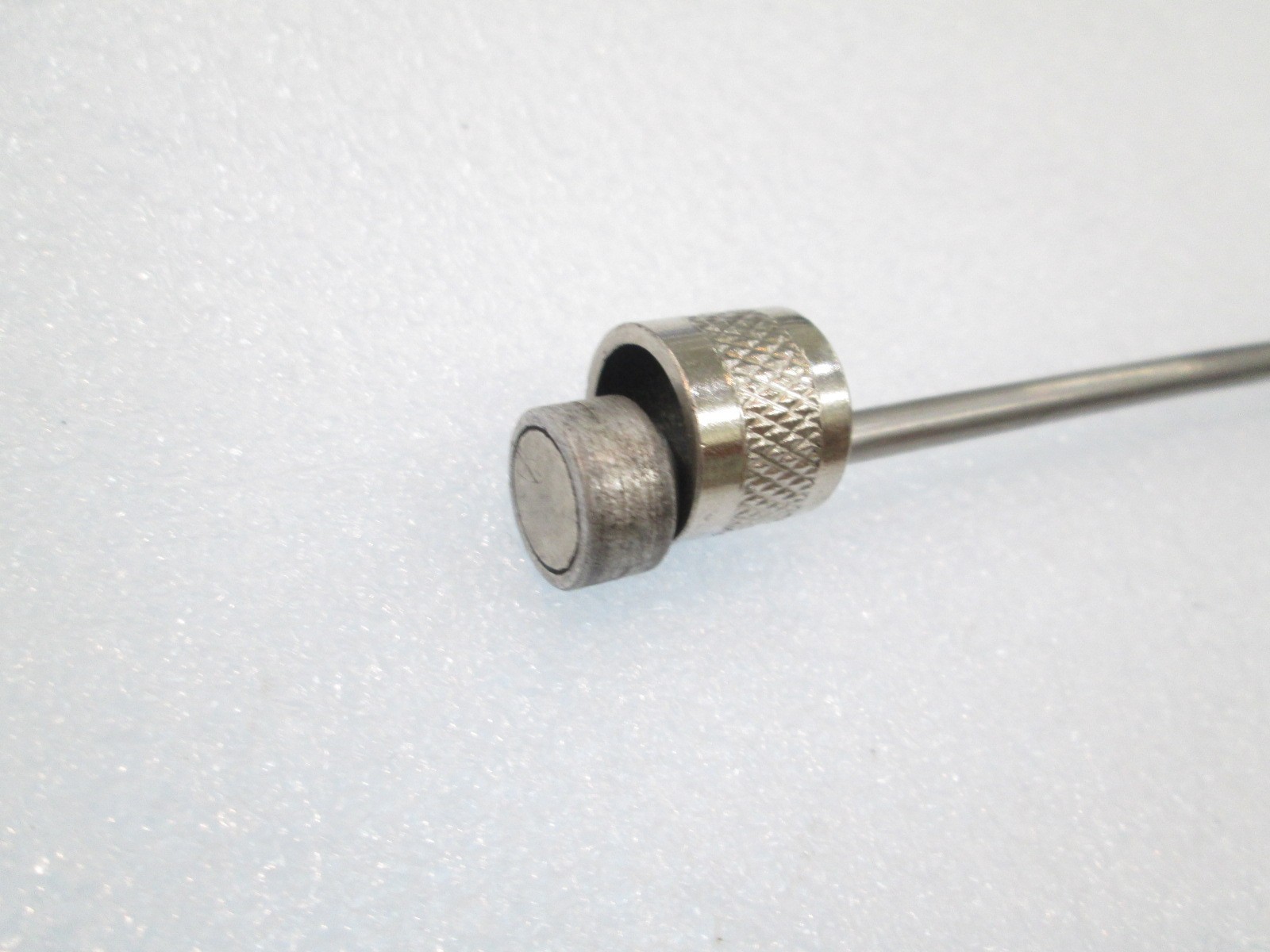 Snap-on’s BLUE POINT MAGNETIC PICK UP TOOL UPT35 EXTENDS TO 33″