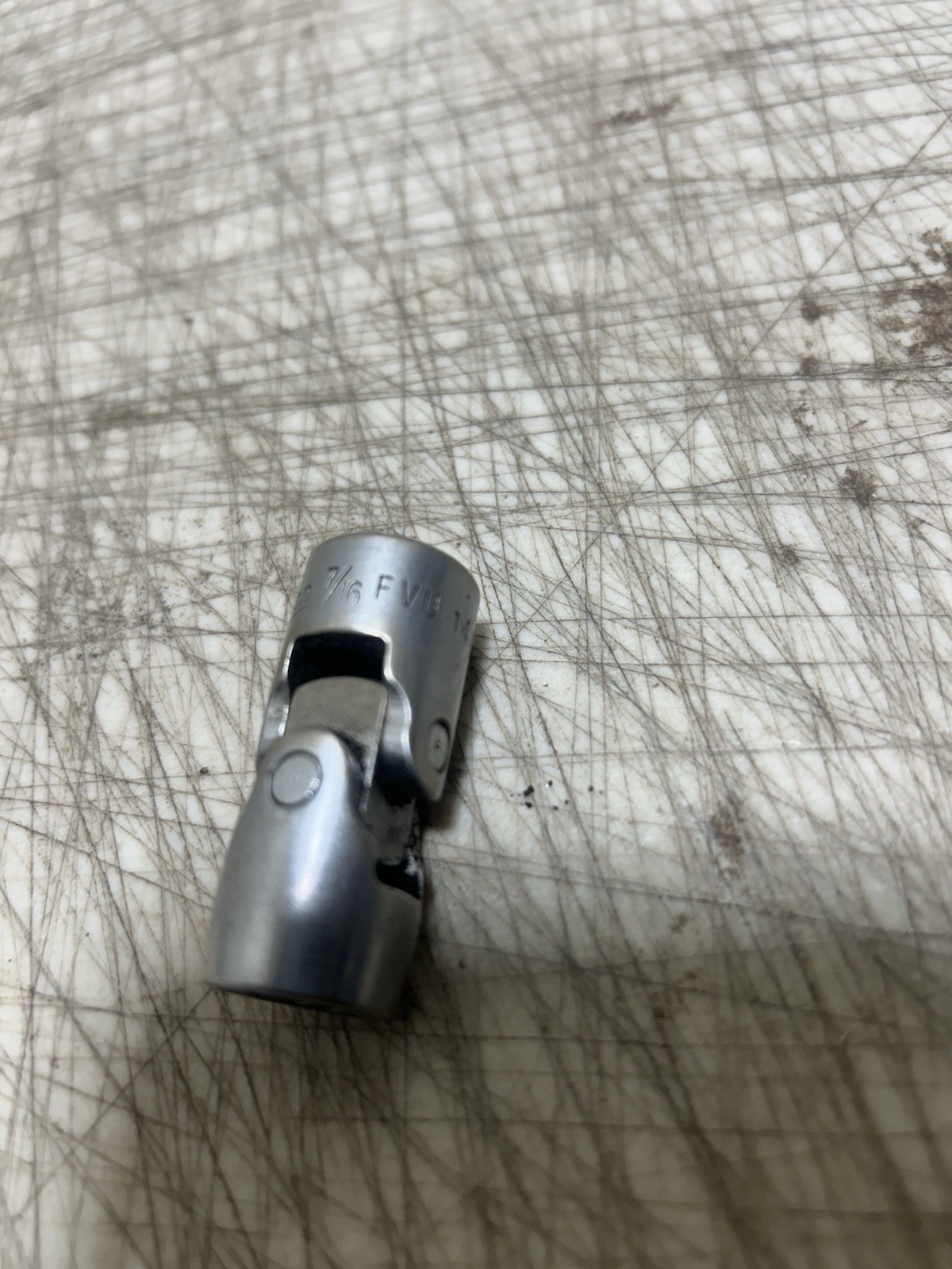 Snap On Tools 3/8″ Drive 7/16″ FVU14 12PT SAE Chrome Universal Swivel Socket