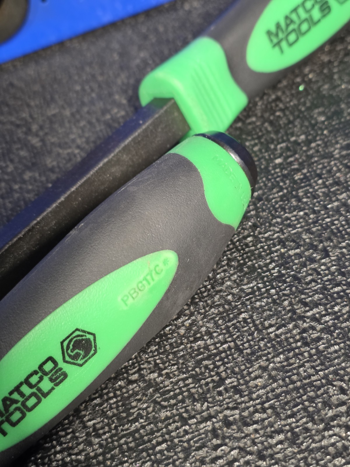 Matco Tools PBSG4C 4-Piece Green Curved Tip Prybar Set 8» 12» 17» 25″