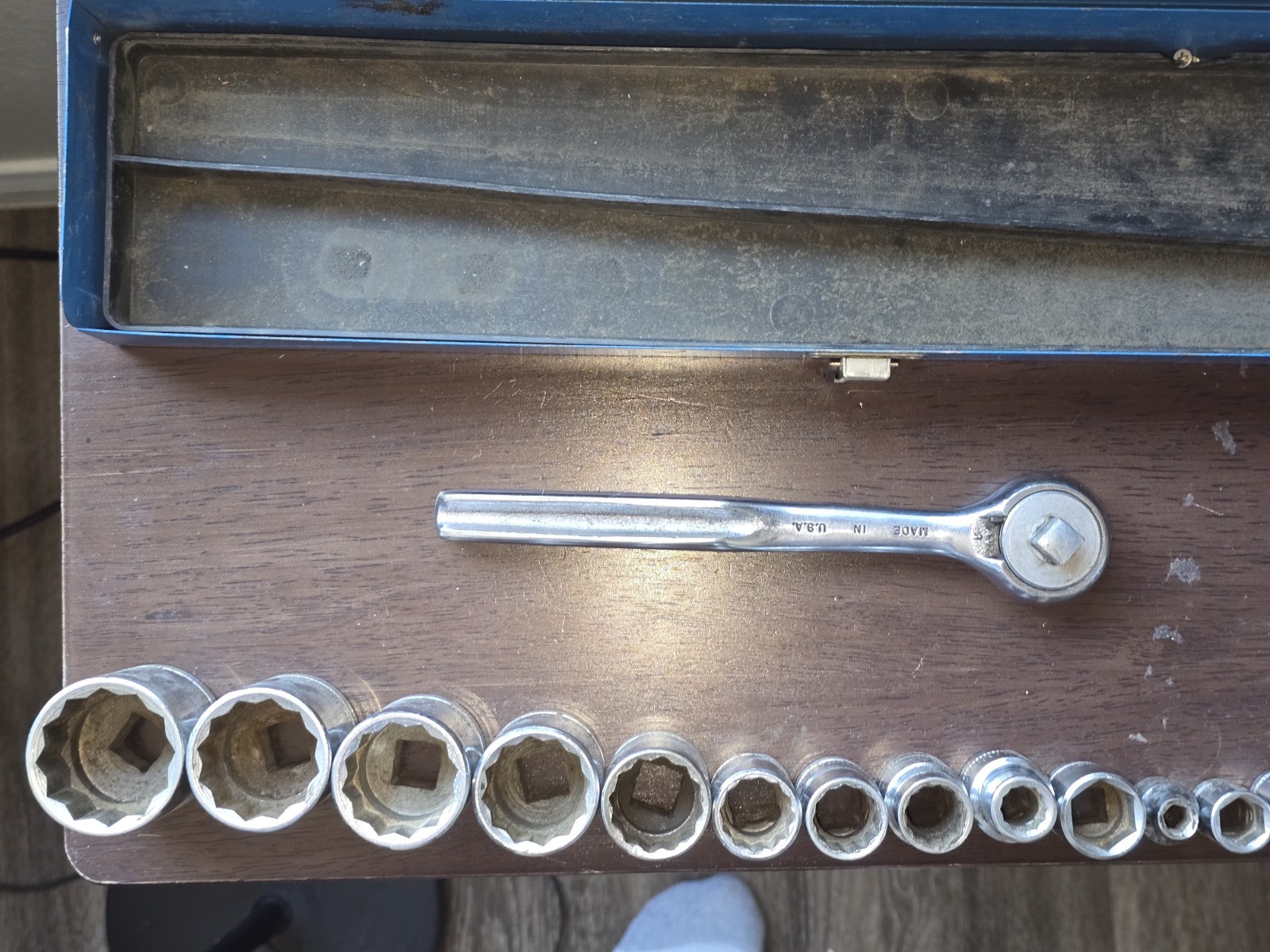 Kraeuter Socket Set 3/8 Drive Ratchet 32070 SAE 12pt USA Metal Case Vintage