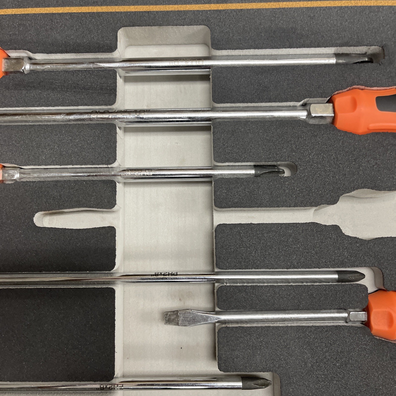 Mac Tools SDRB12FNO 12 Piece Screwdriver Set In Orange Great Condition