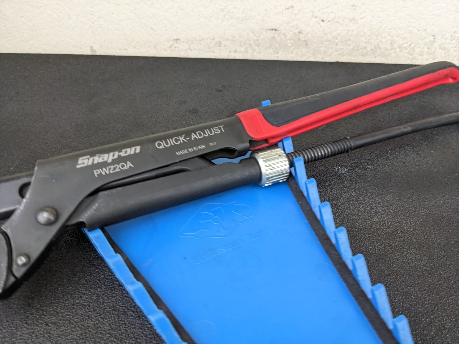 #bo853 Snap-on Tools Red 17″ Soft Grip Quick Adjust Pliers Wrench PWZ2QA