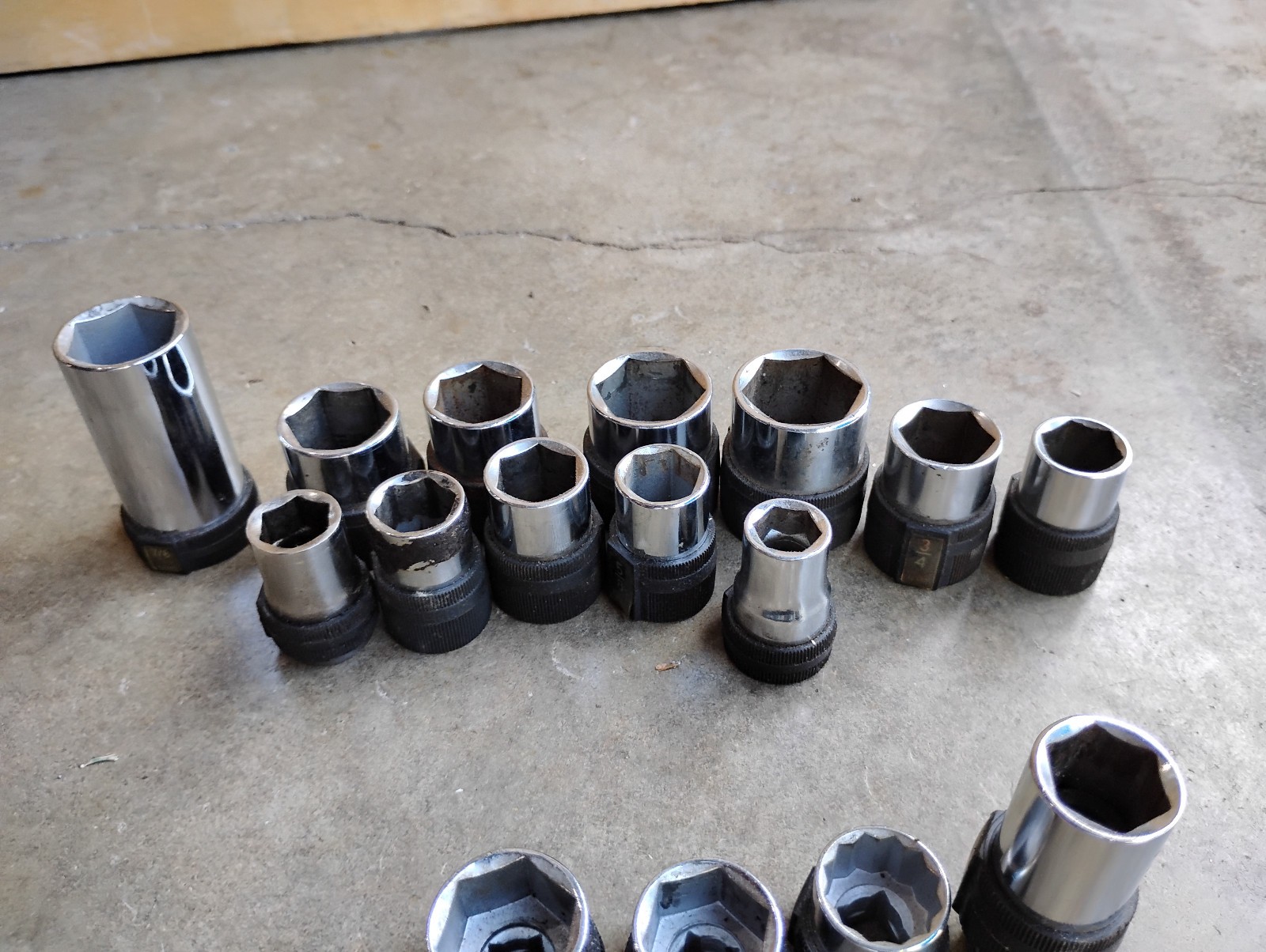 17 Rare Craftsman 1/2″ & 3/8″ Drive Black Band Stainless Steel Socket Set SAE