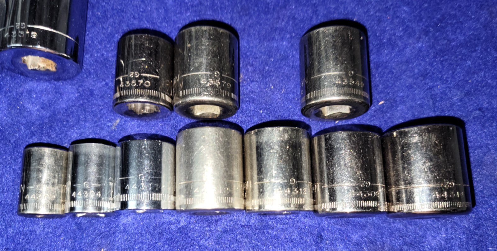 CRAFTSMAN 3/8″ Drive 6PT, 8PT and 12PT METRIC & SAE Sockets (19-pieces) USA