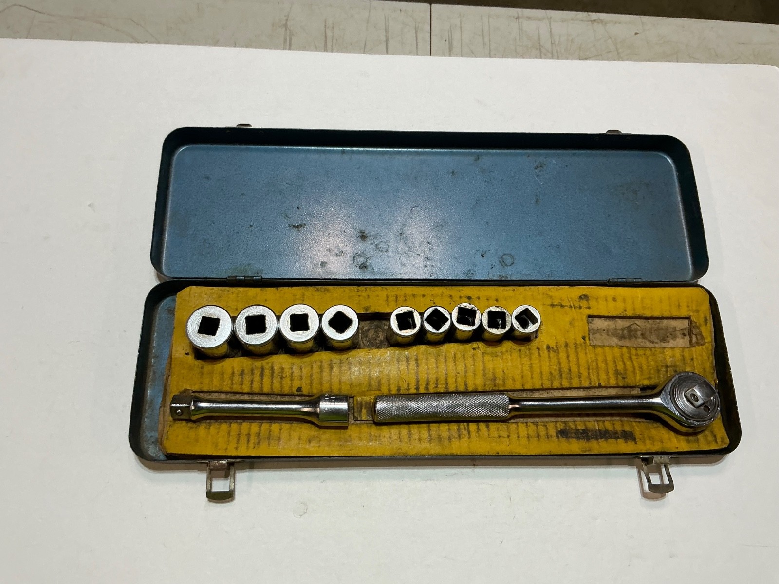 Vtg VLCHEK 11 pc 1/2″ drive SAE socket set 7/16″-1″ 12 pt in metal case USA made