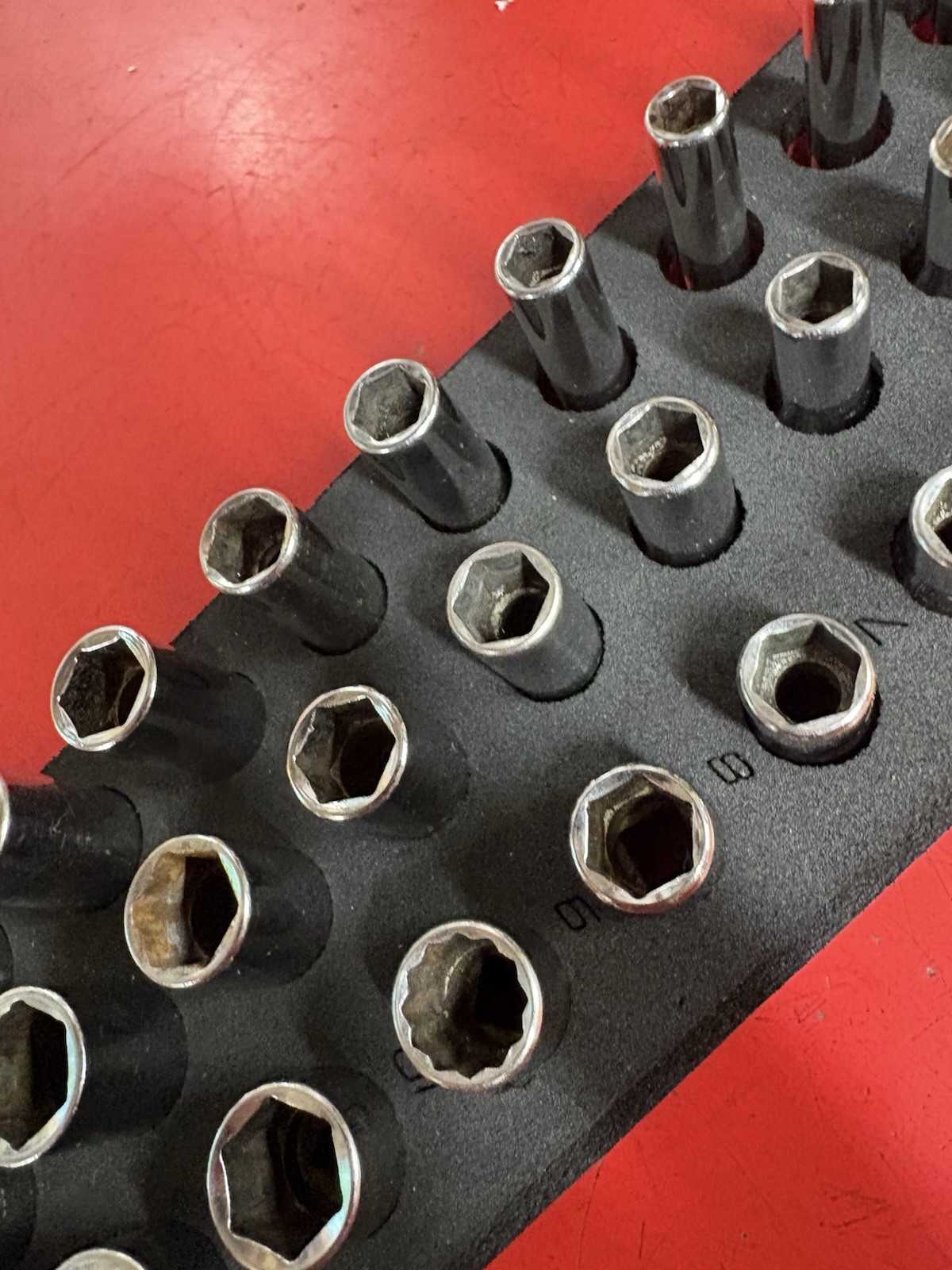 Snap-On Tools 42pc 1/4″ Drive 6-Point Metric Foam Socket Set