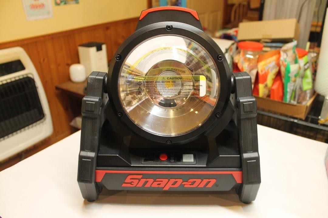 Snap-on CTFL9050 18V 2700 Lumens Cordless Work Light – Black NEW ^